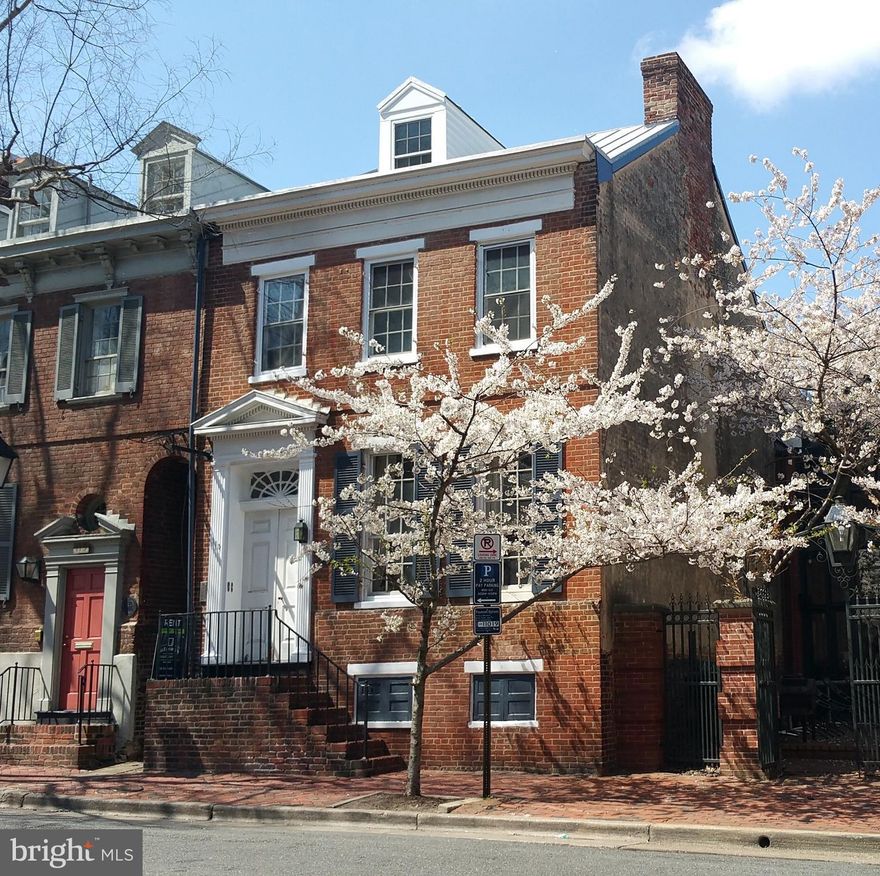 NEW PRICE!! Unique TH circa 1785 in the heart of Old Town*Charming,cozy TH w/private walled garden & detached garage*Original floors, 2 FP's, beamed ceiling & wall of closets in MBR*2nd BR ideal for overnight guest*Walk to waterfront, restaurants,shops,King St Trolley & Metro *Access to W/D in main house**Sorry,No Pets! No Smoking!Min 1 yr *Tenant pays elec(heat & H2O in rent)*New SS appliances!!