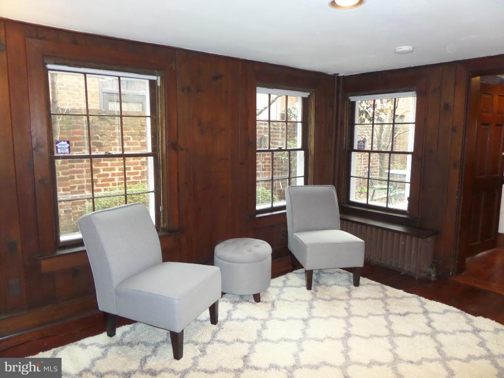 OLD TOWN - Residential Lease