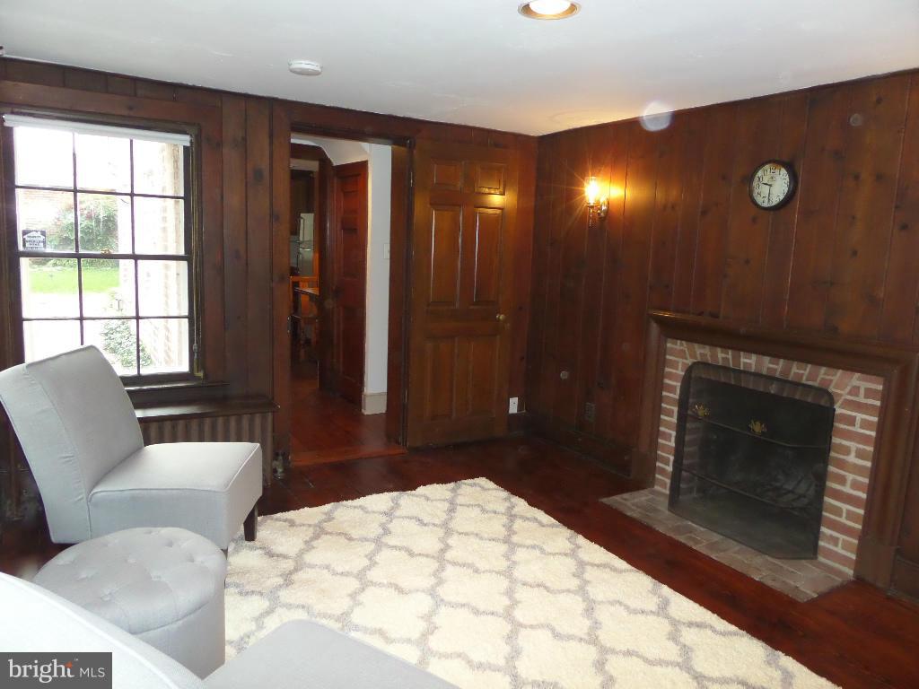 OLD TOWN - Residential Lease