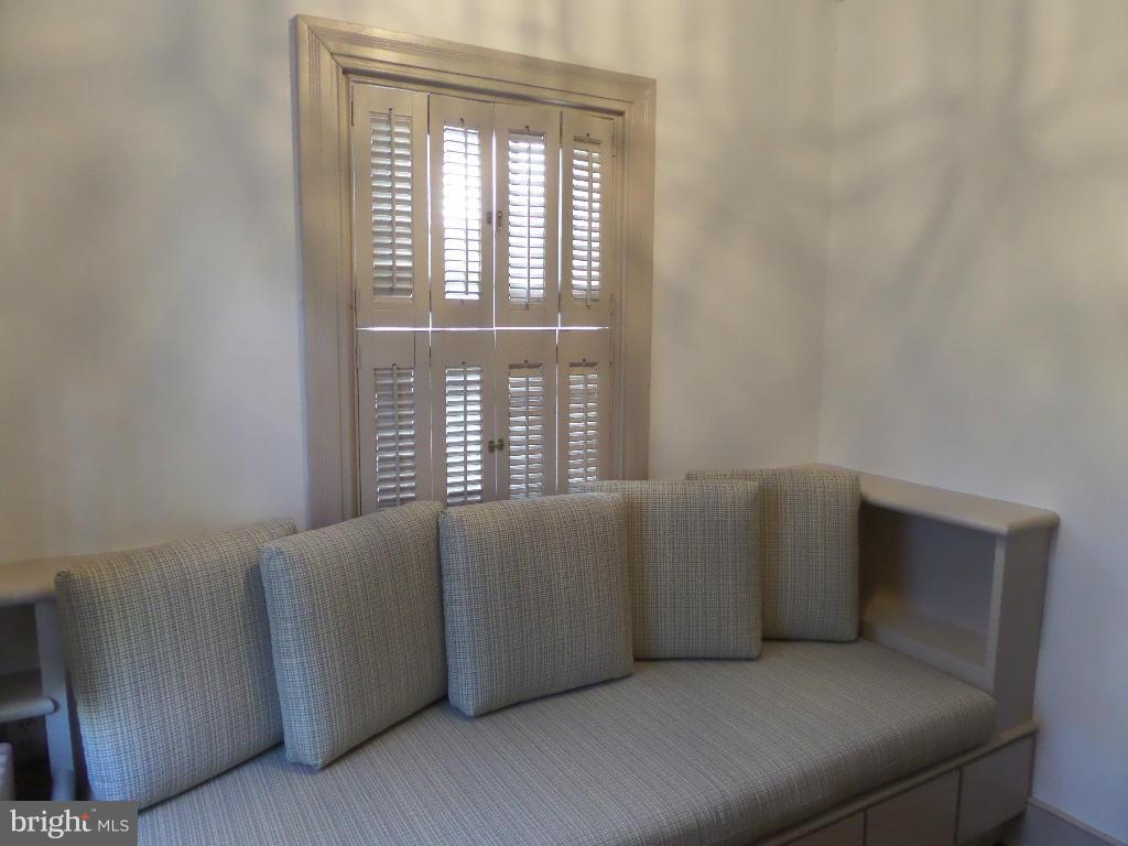 OLD TOWN - Residential Lease