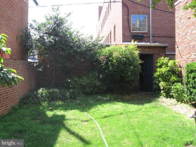 OLD TOWN - Residential Lease