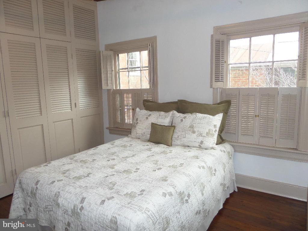 OLD TOWN - Residential Lease