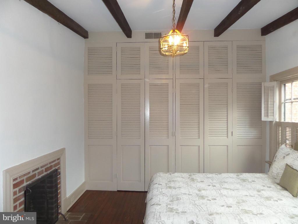 OLD TOWN - Residential Lease