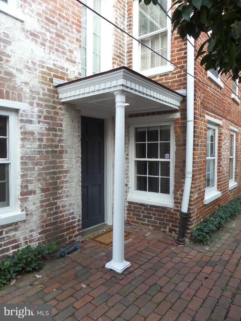 OLD TOWN - Residential Lease