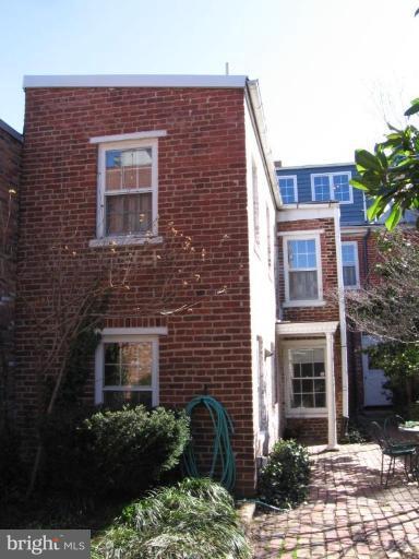 OLD TOWN - Residential Lease