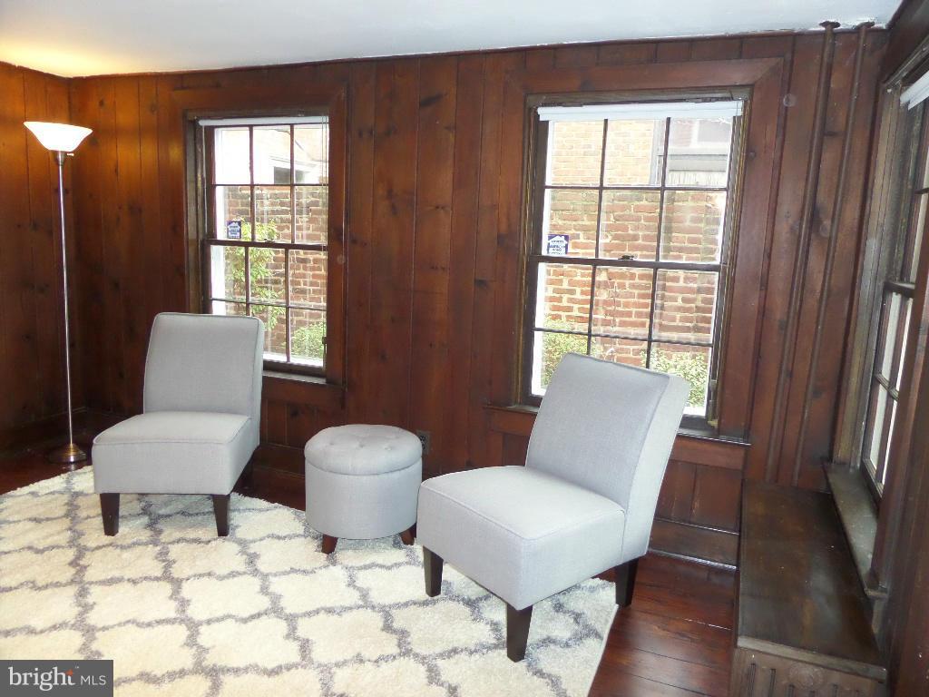 OLD TOWN - Residential Lease