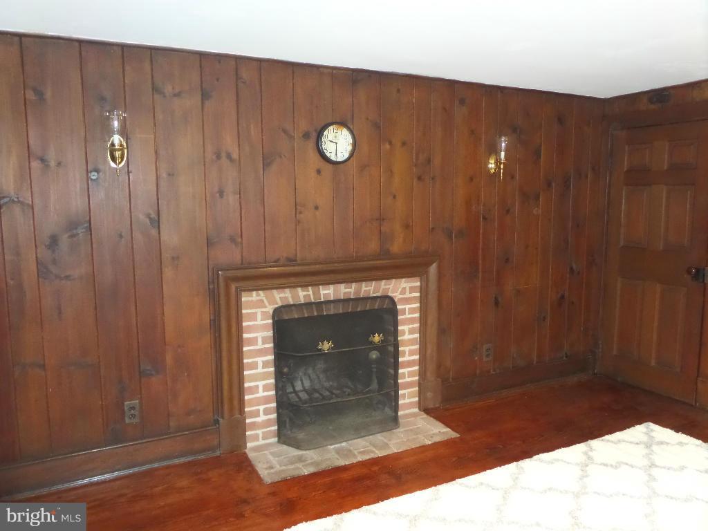 OLD TOWN - Residential Lease