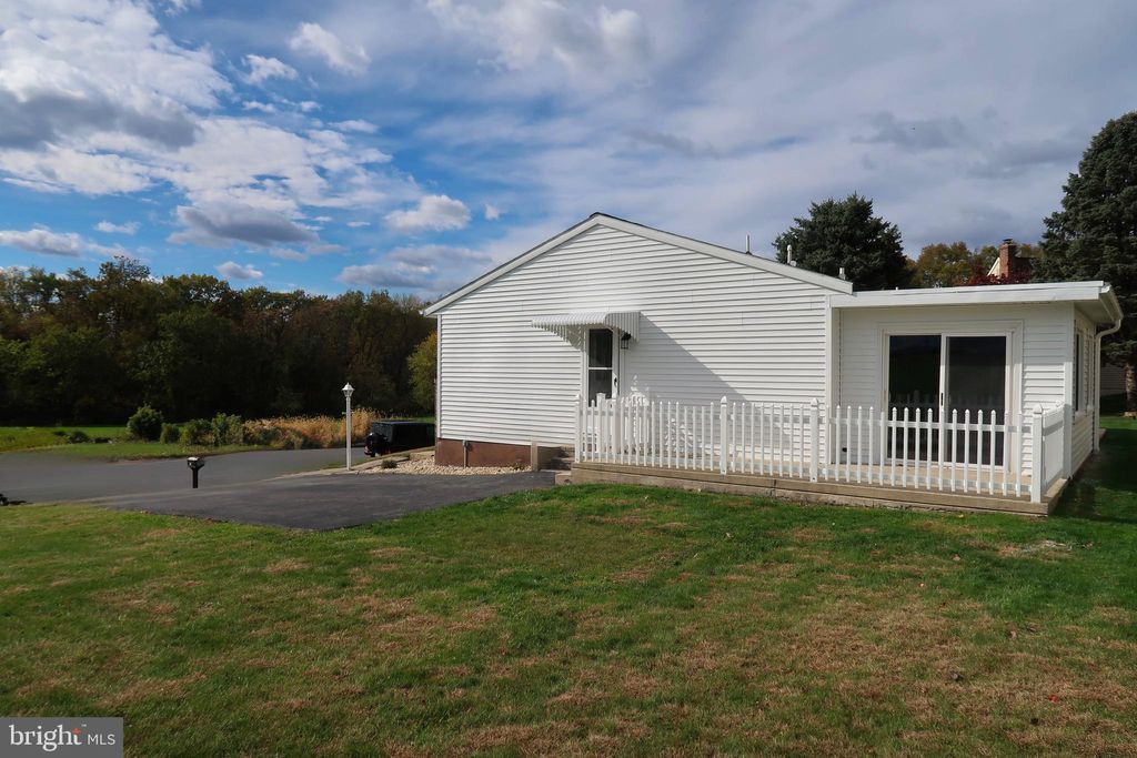 Photo of 107 Pheasant Drive, COLUMBIA, PA 17512 (MLS # PALA2078930)