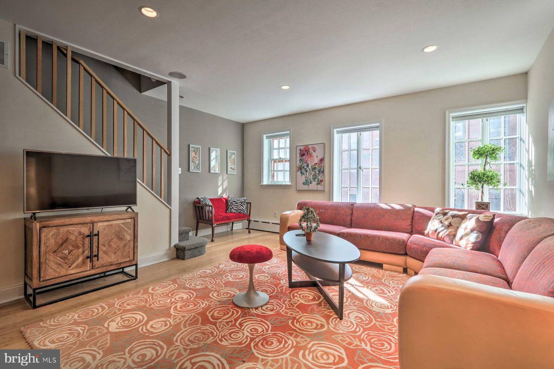 RITTENHOUSE SQUARE - Residential Income