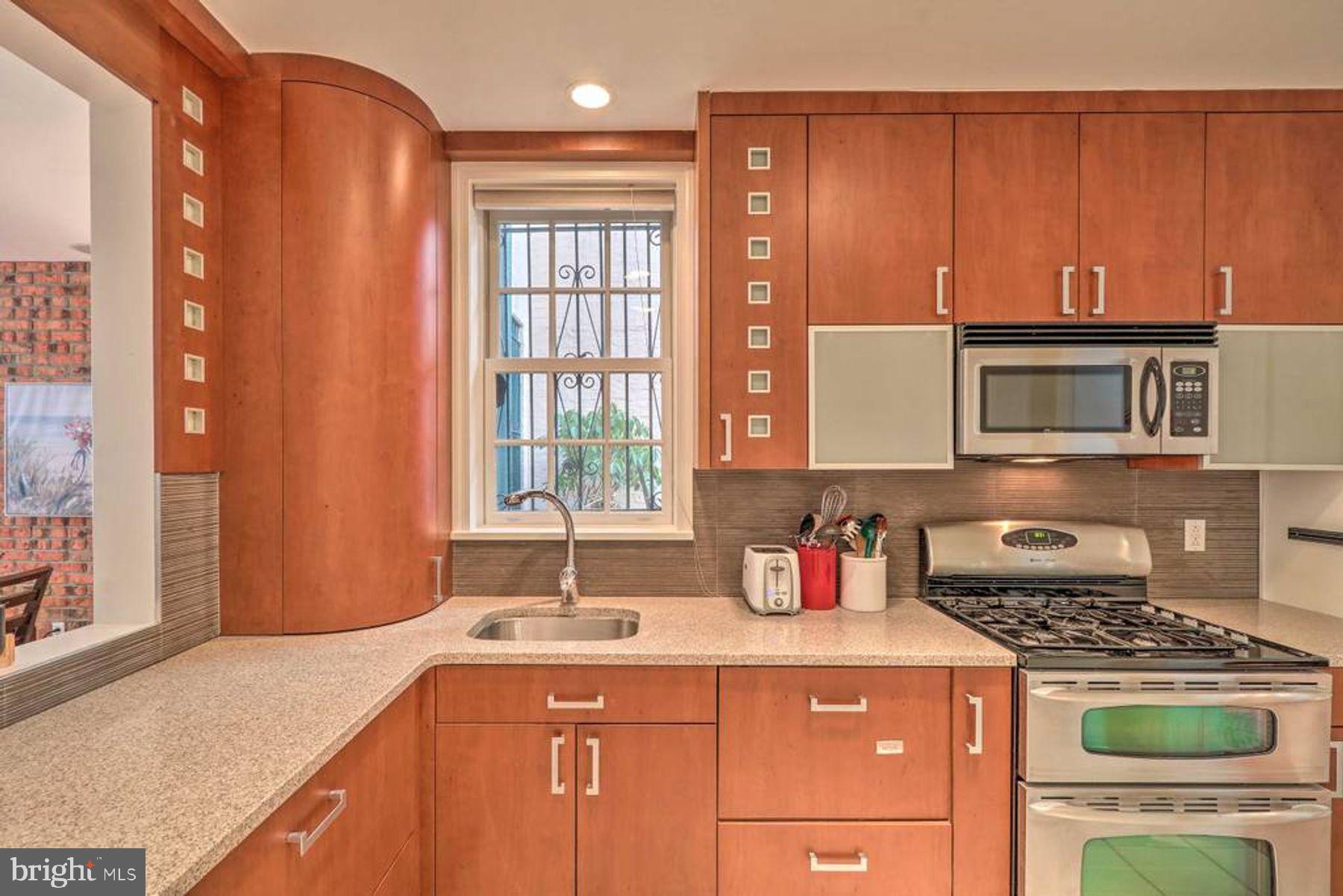 RITTENHOUSE SQUARE - Residential Income