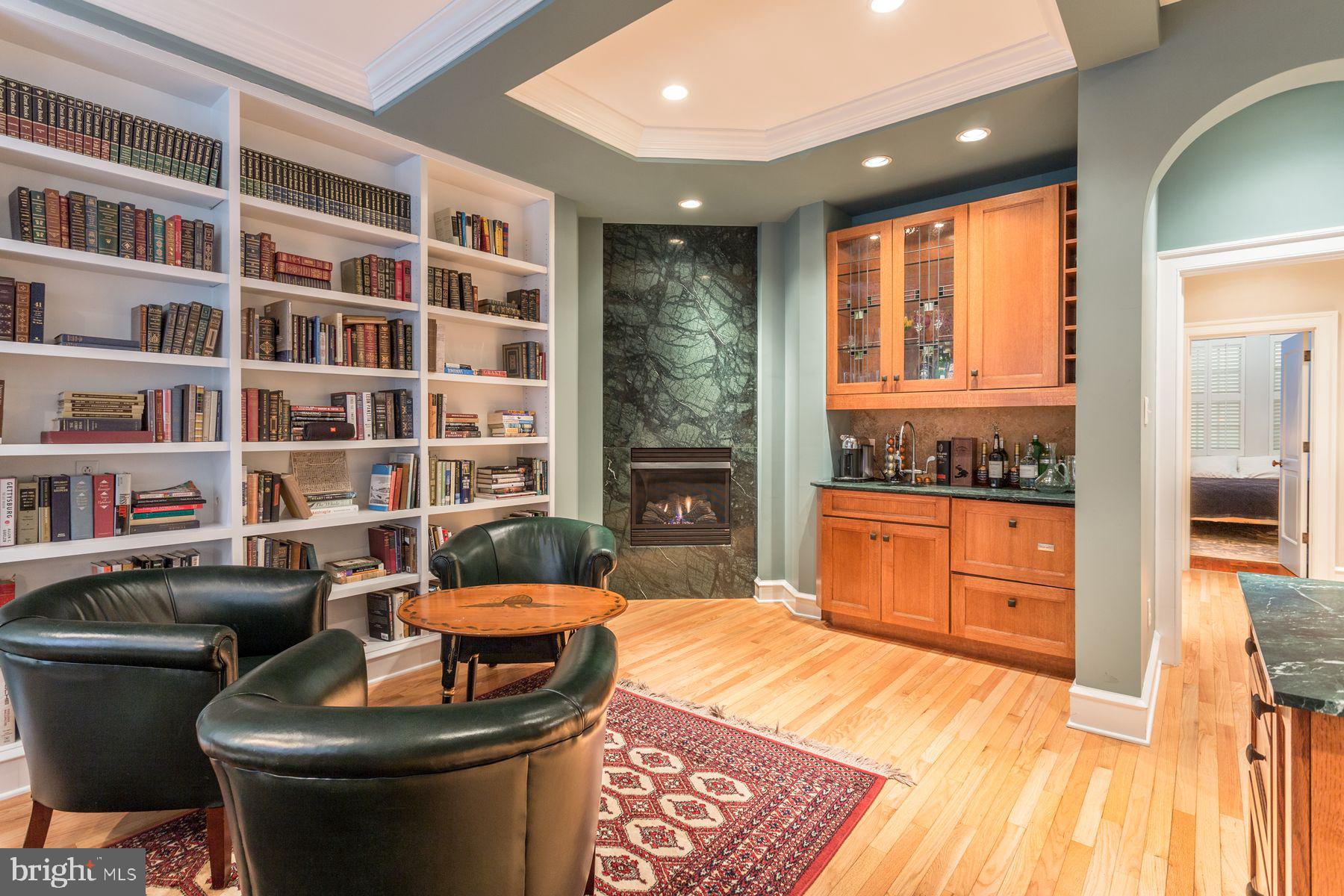 RITTENHOUSE SQUARE - Residential Income