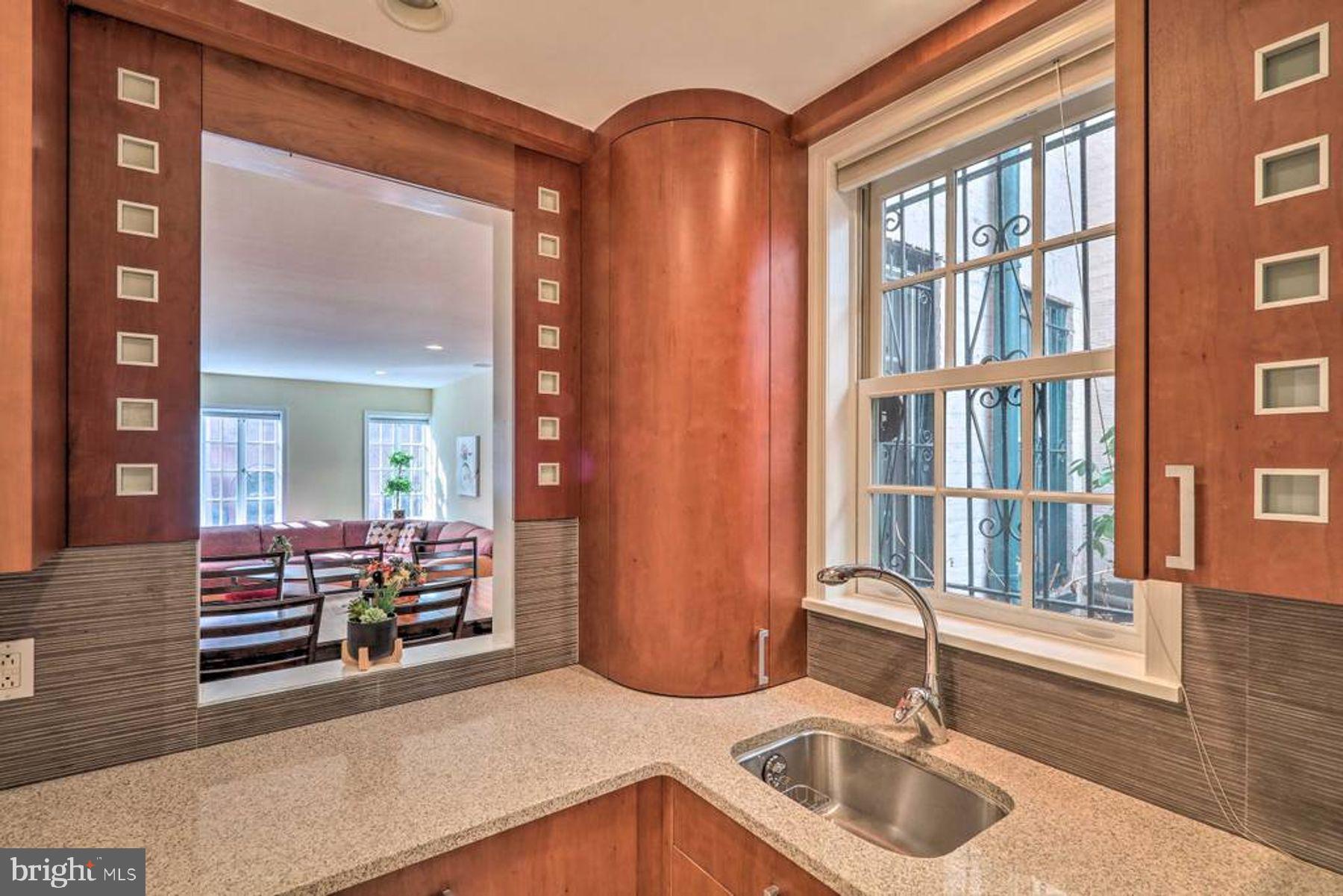 RITTENHOUSE SQUARE - Residential Income