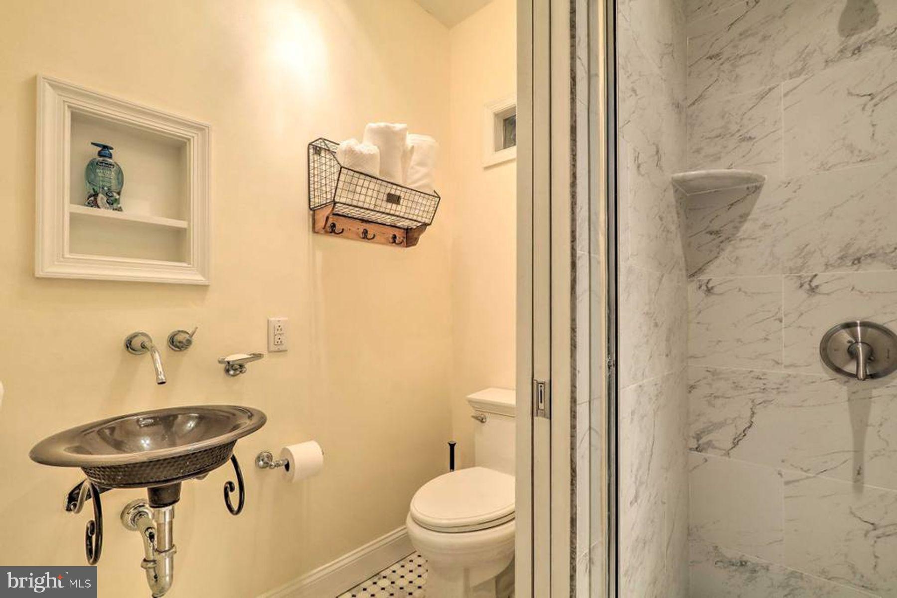 RITTENHOUSE SQUARE - Residential Income