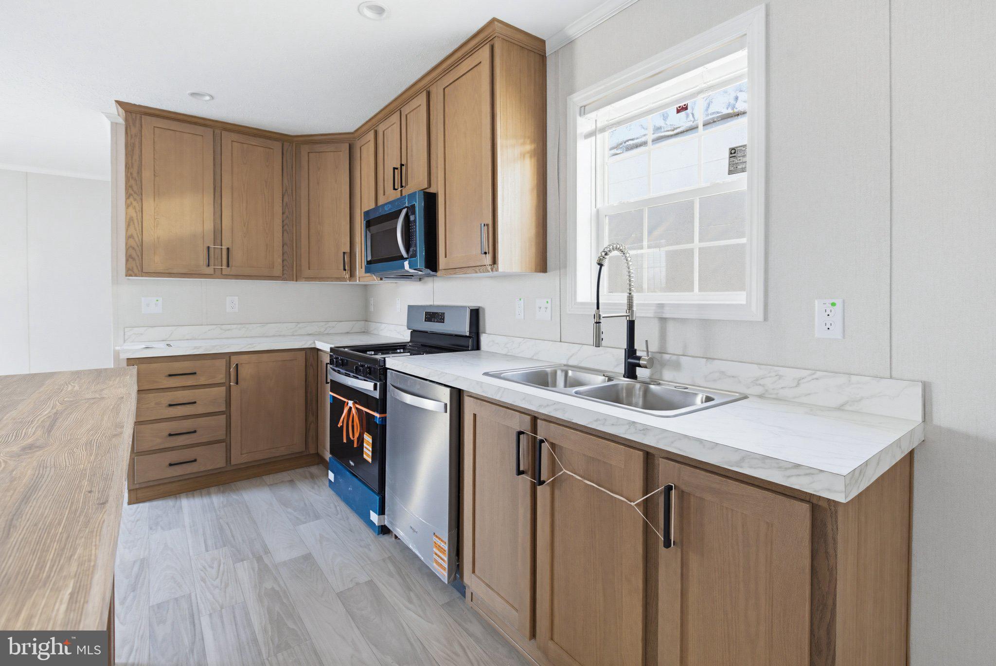 6943 LINCOLN HIGHWAY