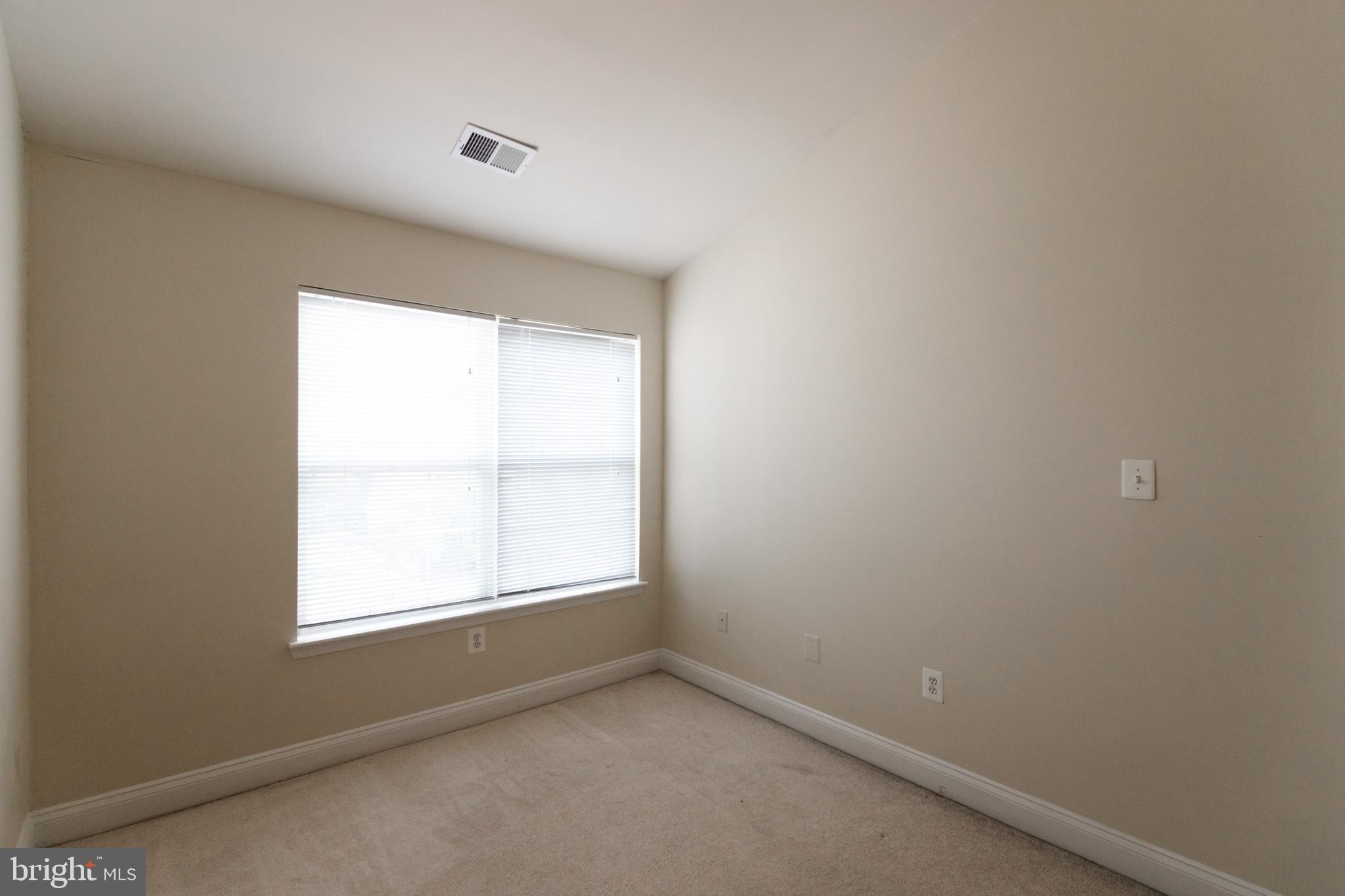 KING FARM BAILEYS COMMON - Residential Lease