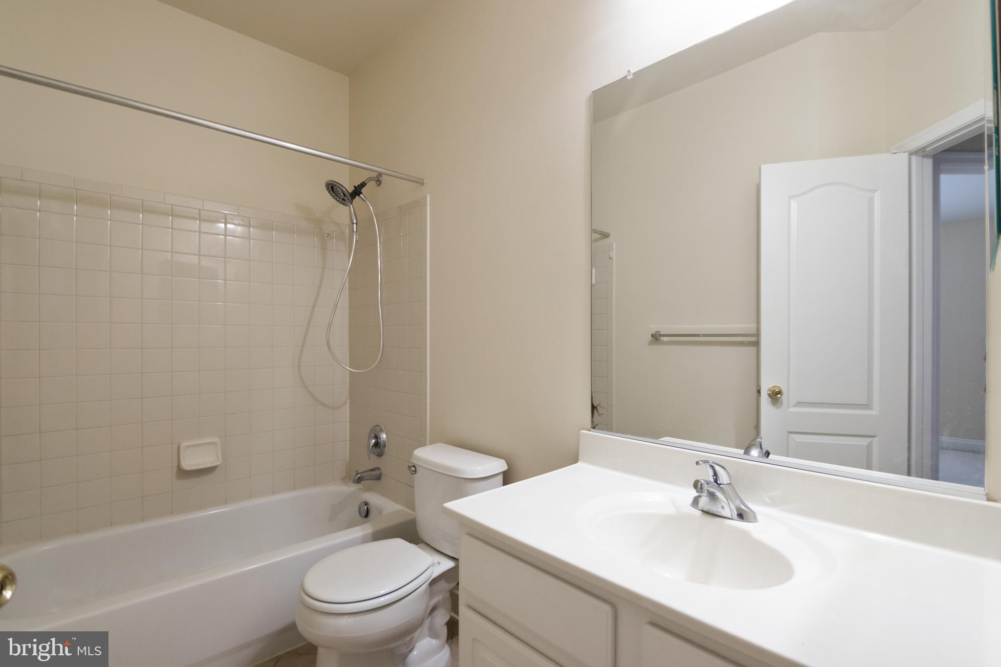 KING FARM BAILEYS COMMON - Residential Lease