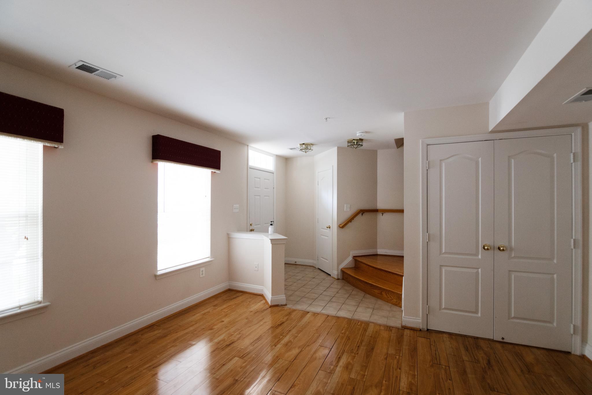 KING FARM BAILEYS COMMON - Residential Lease