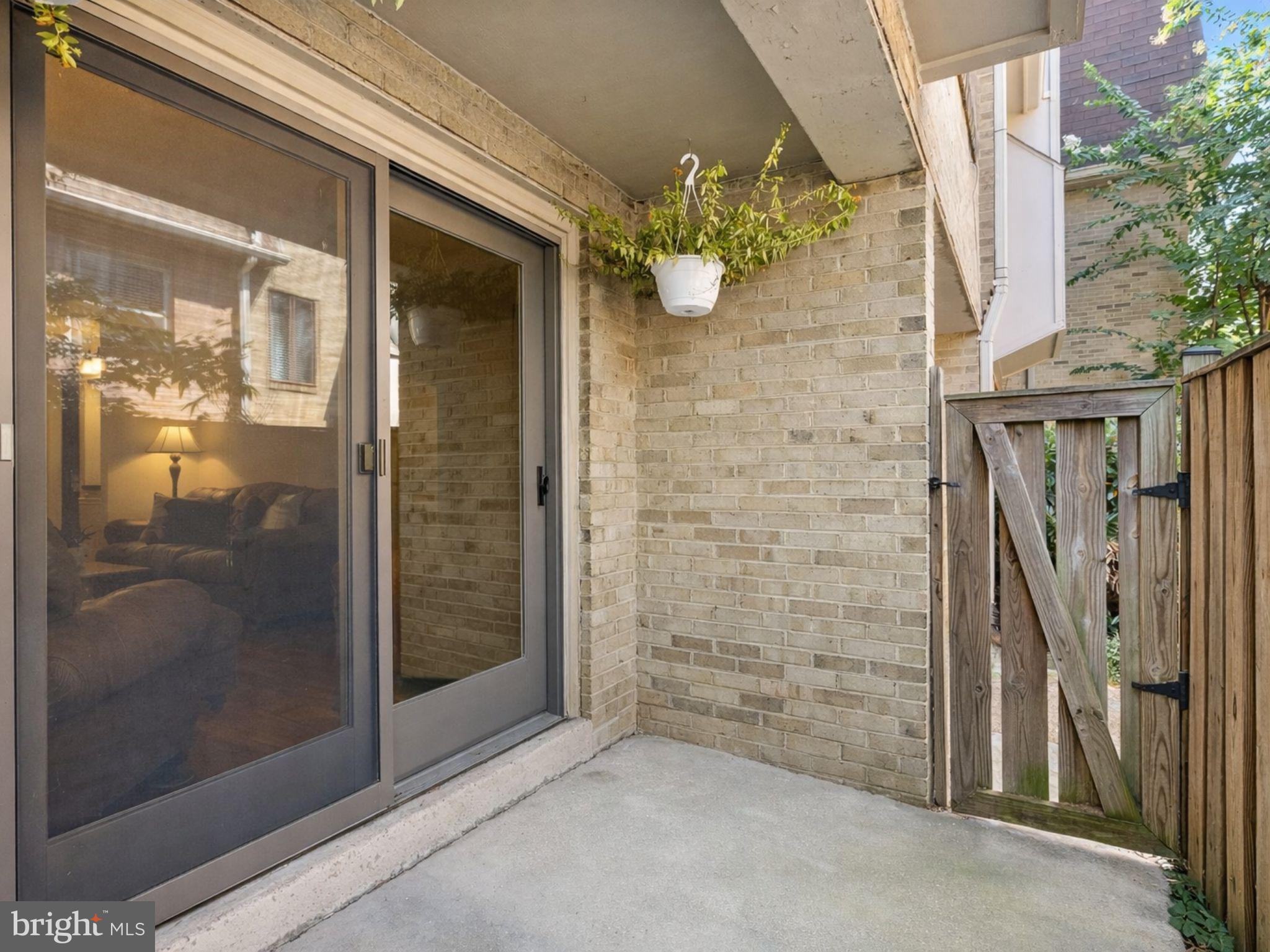 BEVERLY HILLS - Residential