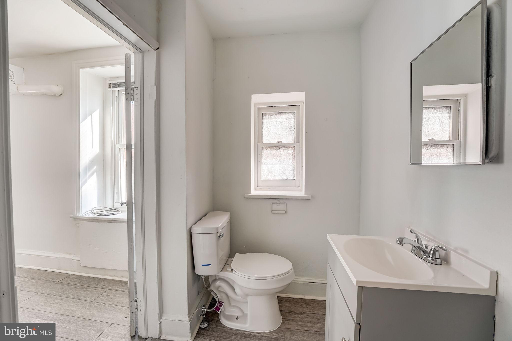 EAST FALLS - Residential Lease