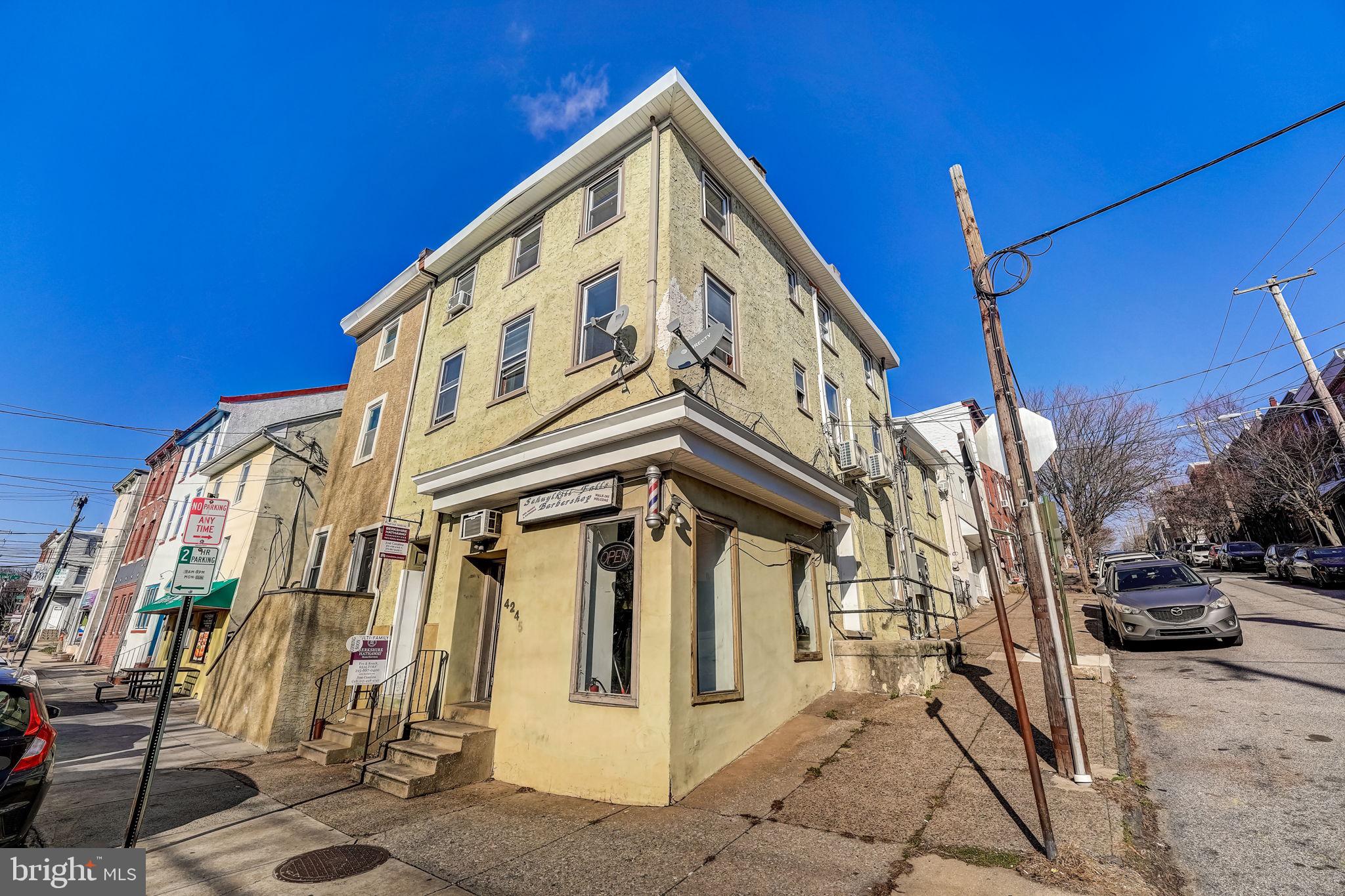 EAST FALLS - Residential Lease