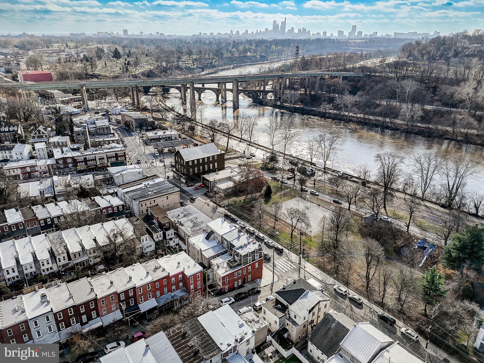 EAST FALLS - Residential Lease