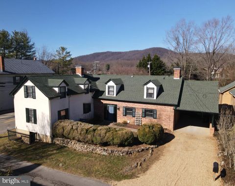 Homes For Sale - 509 Main Street<br/> Rappahannock County, WASHINGTON, VA 22747