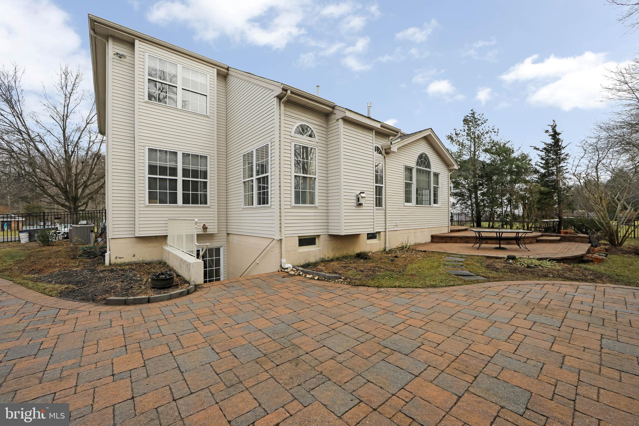 NONE AVA ILABLE - Residential