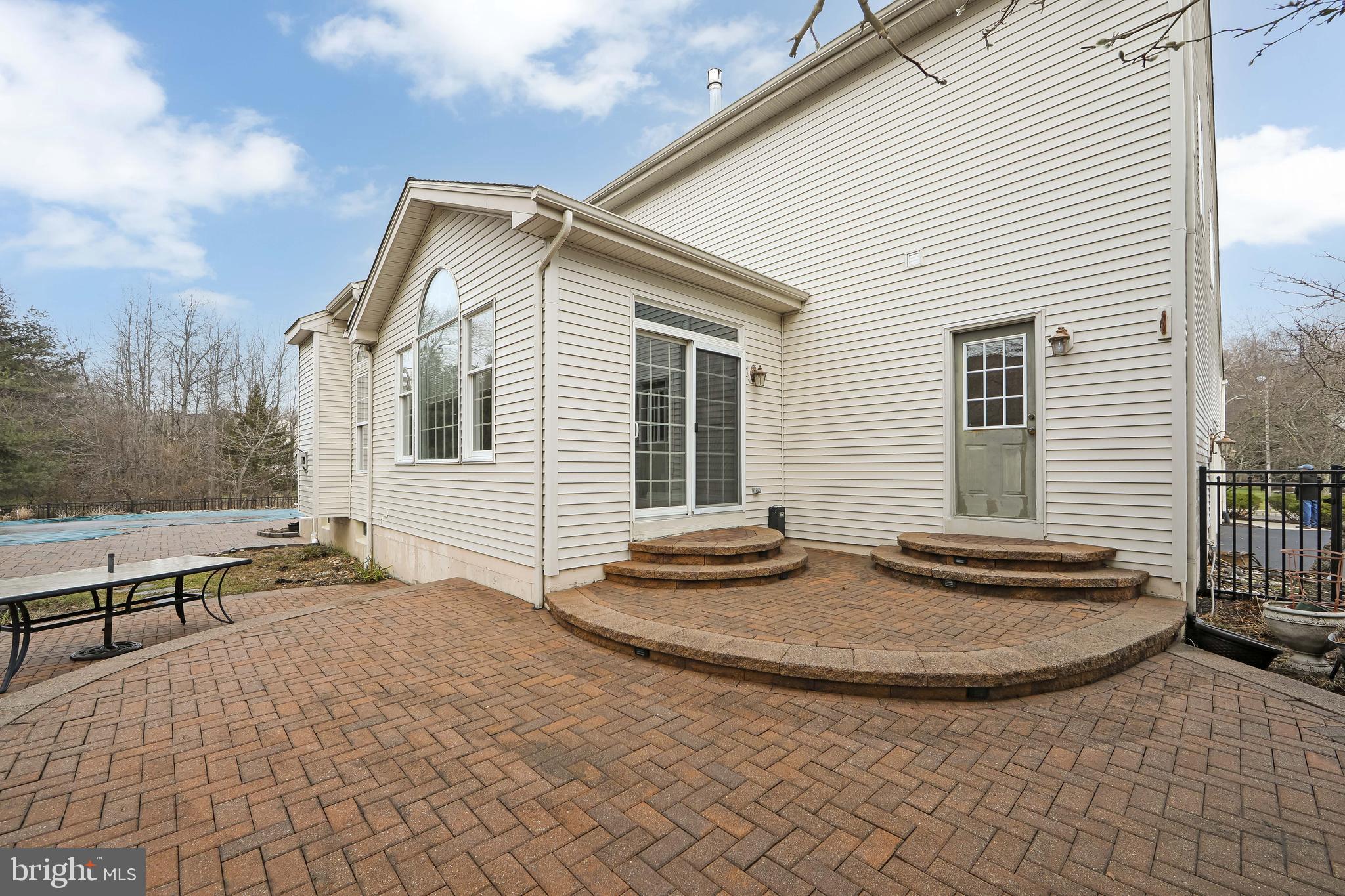 NONE AVA ILABLE - Residential