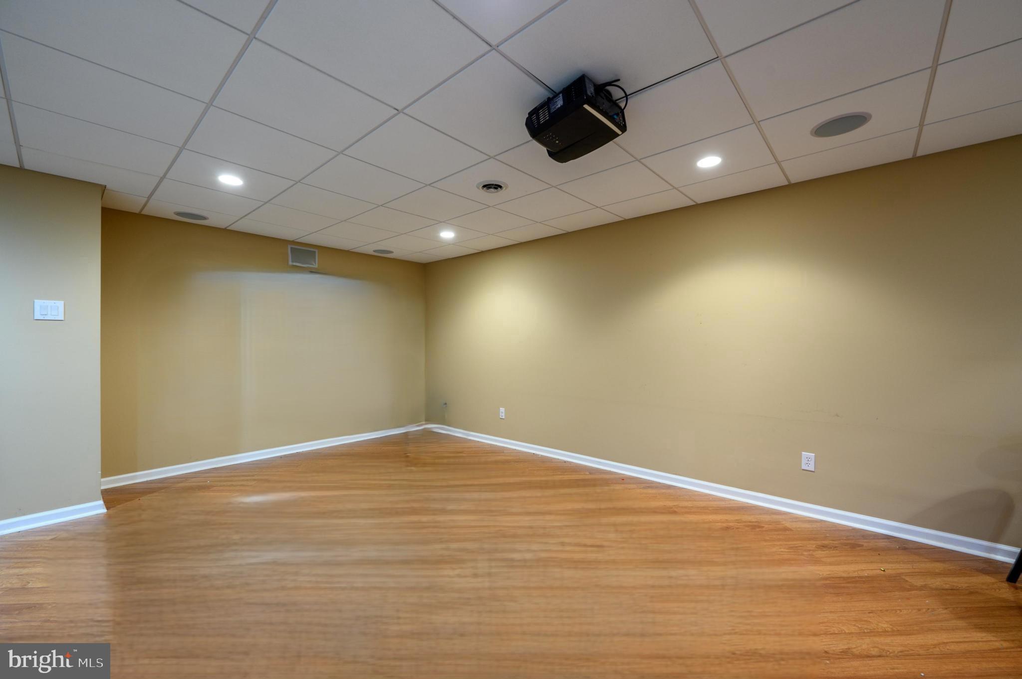 NONE AVA ILABLE - Residential