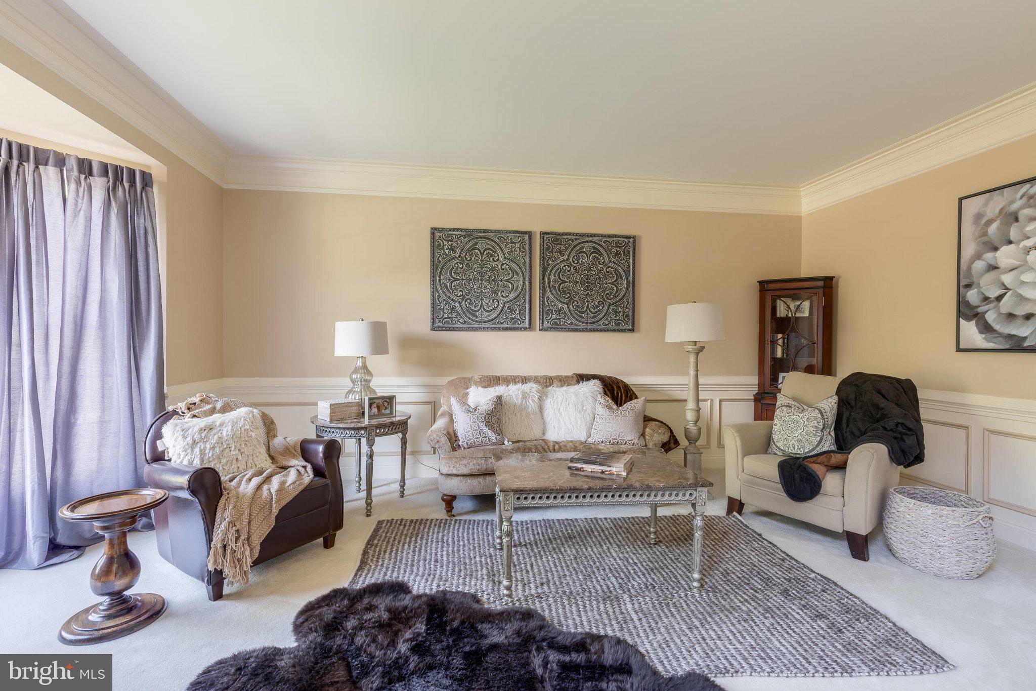 SOUTH RIDING - Residential