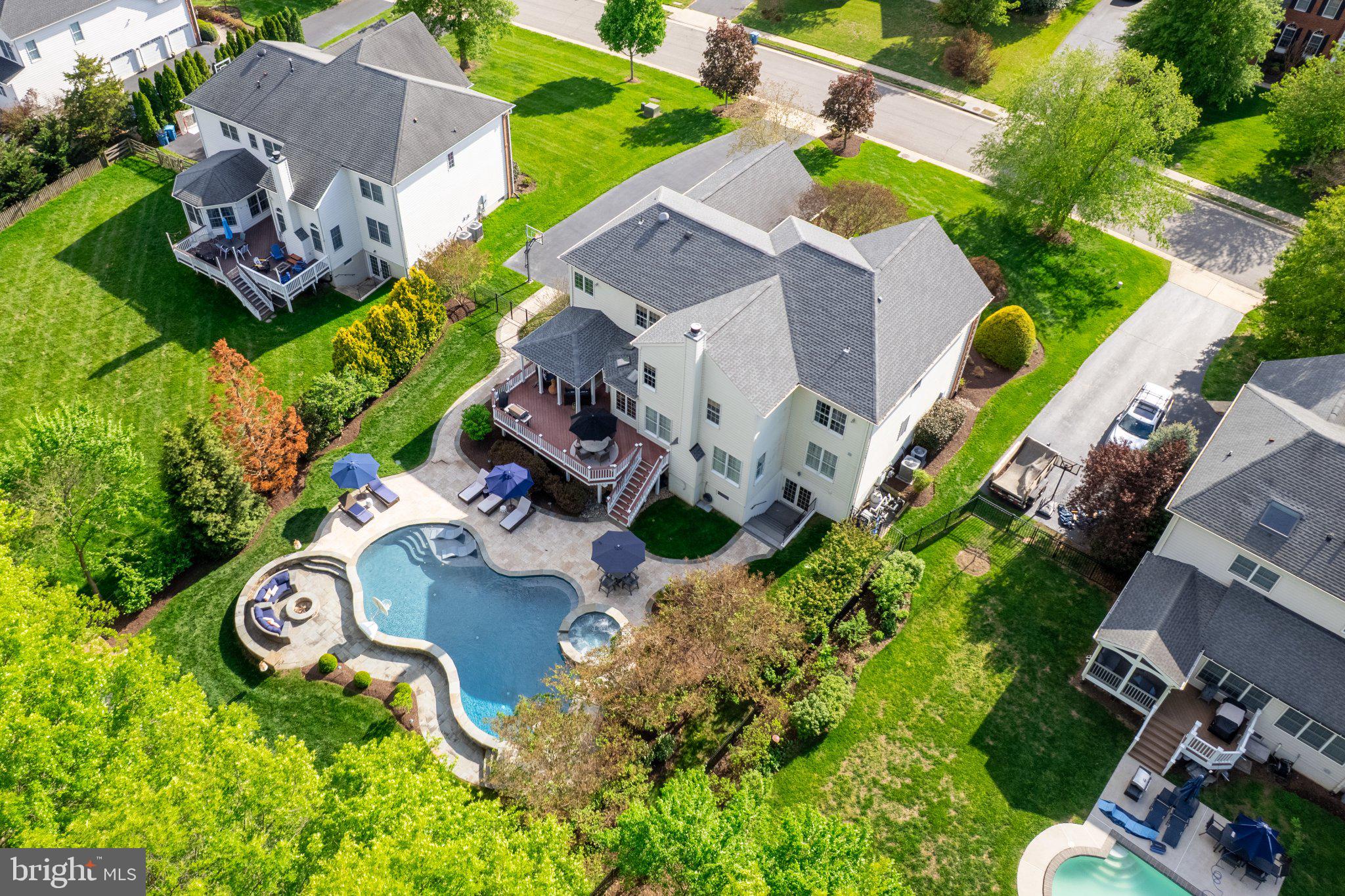 SOUTH RIDING - Residential
