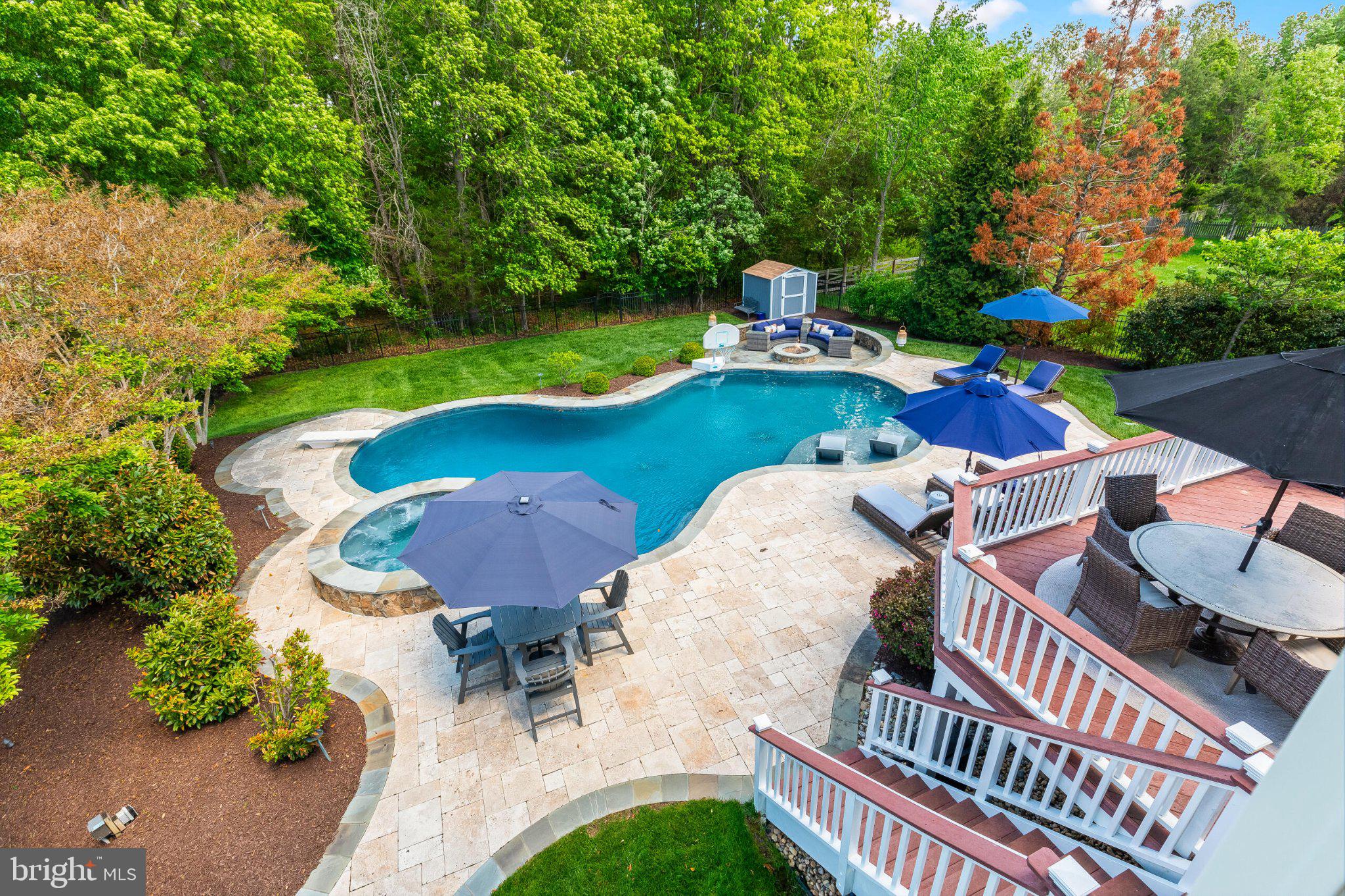 SOUTH RIDING - Residential