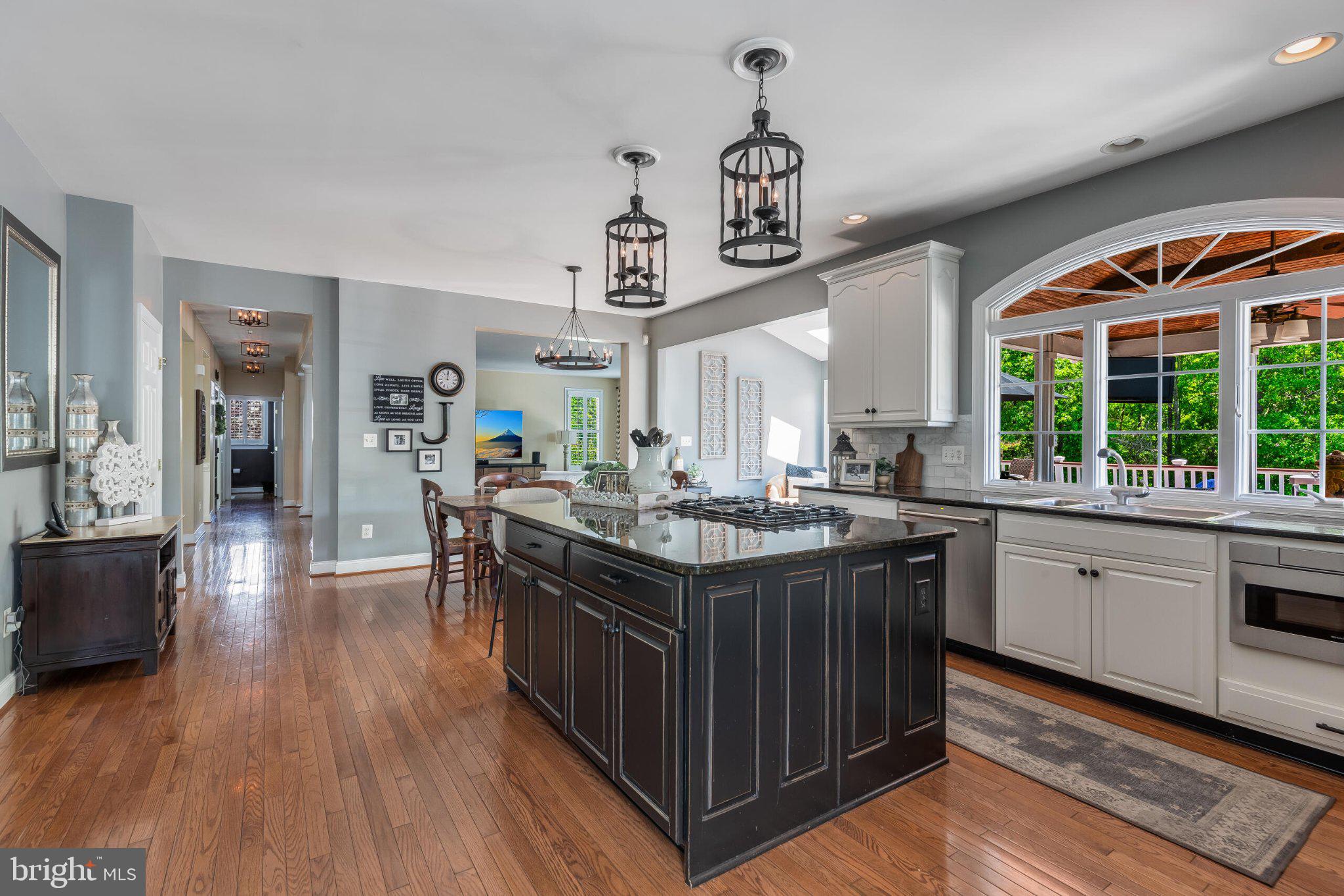 SOUTH RIDING - Residential