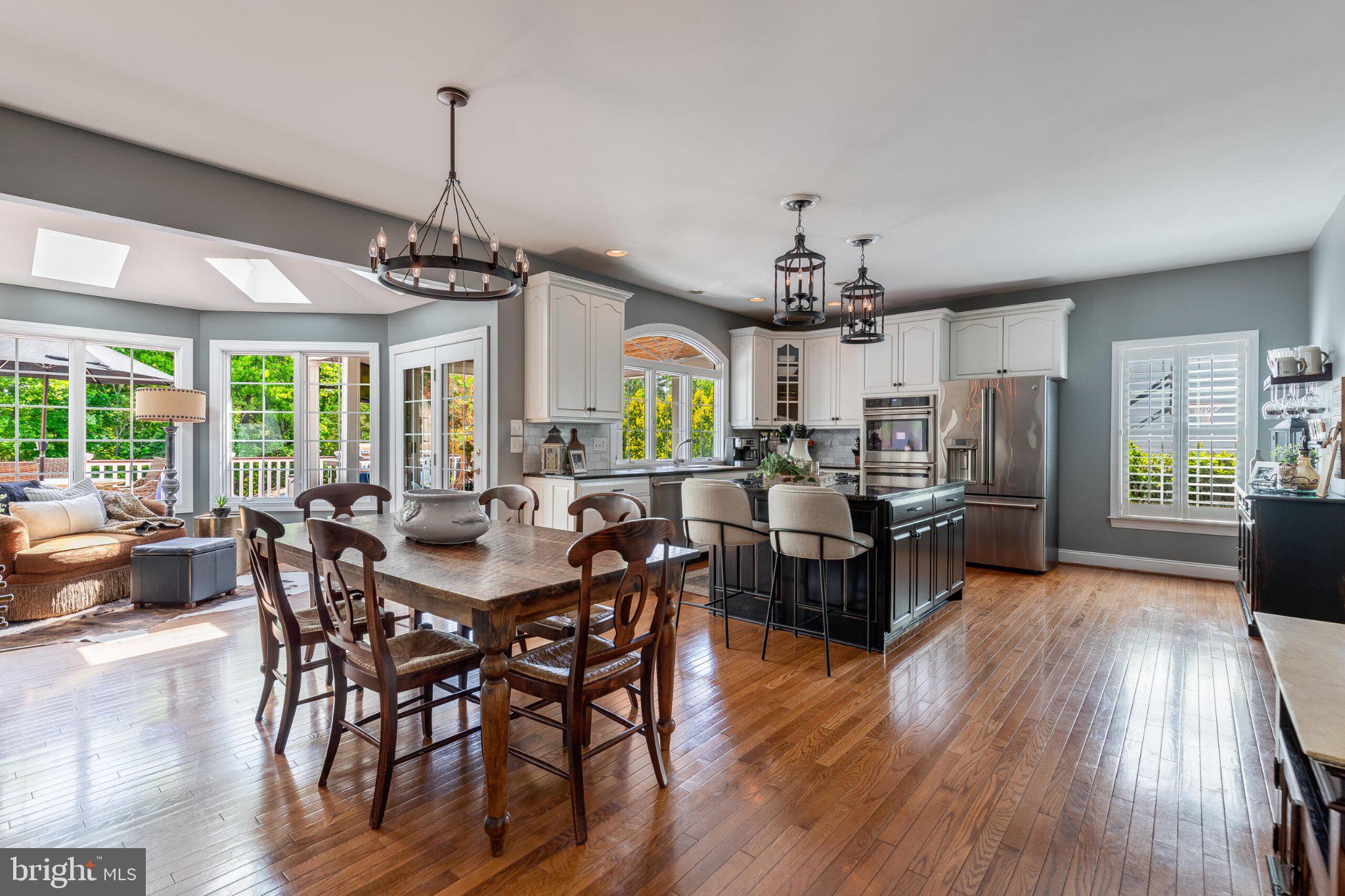 SOUTH RIDING - Residential
