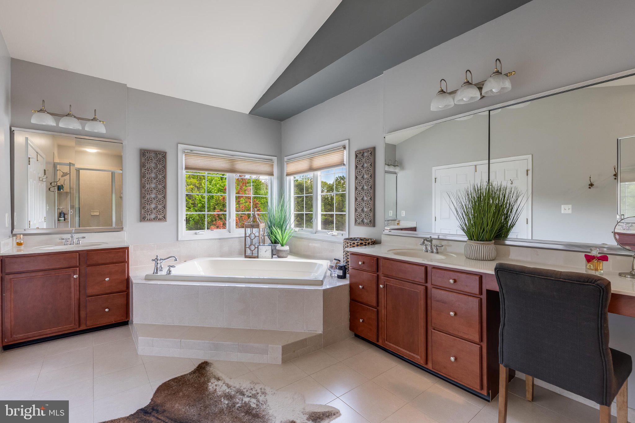SOUTH RIDING - Residential