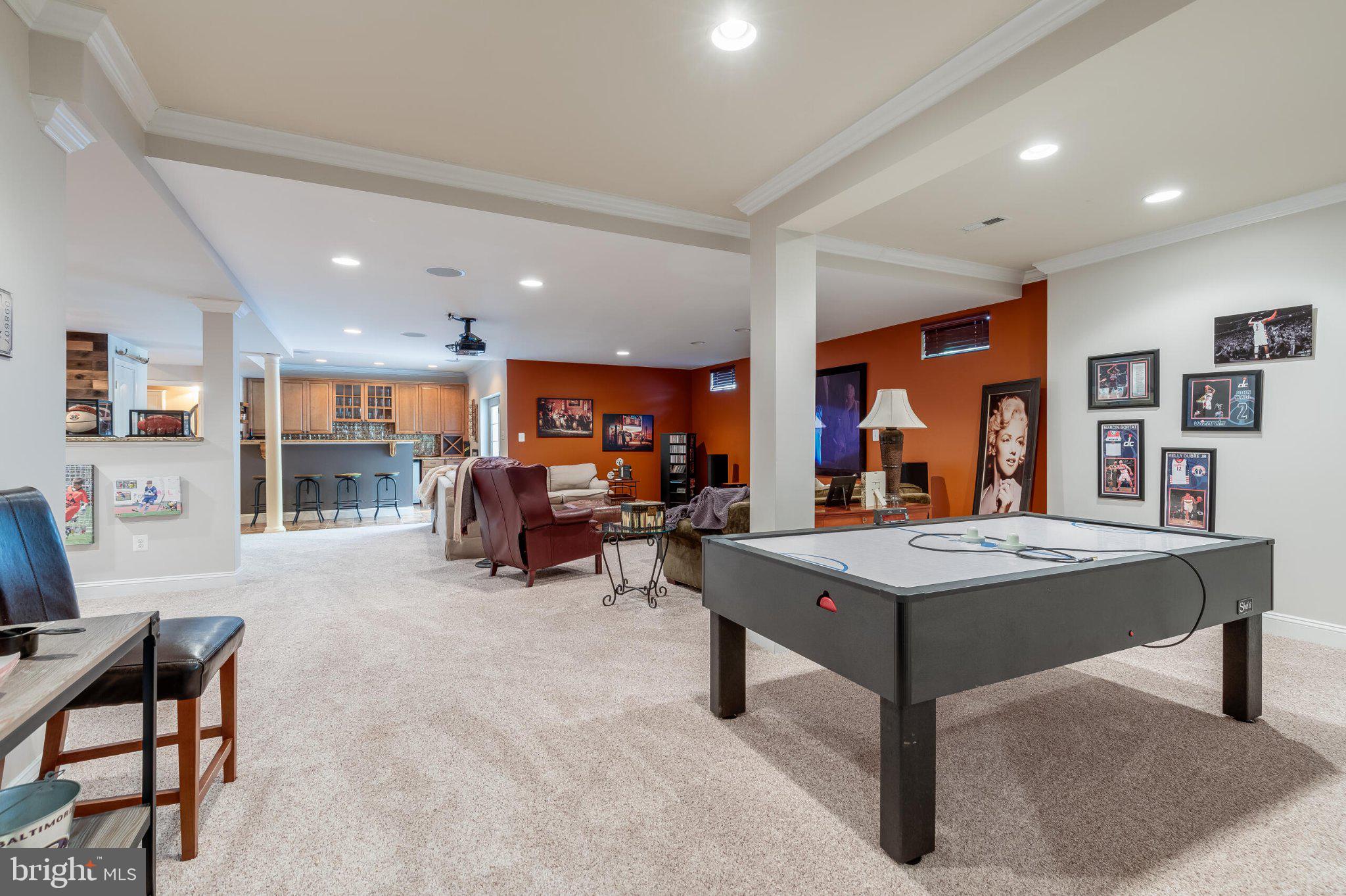 SOUTH RIDING - Residential