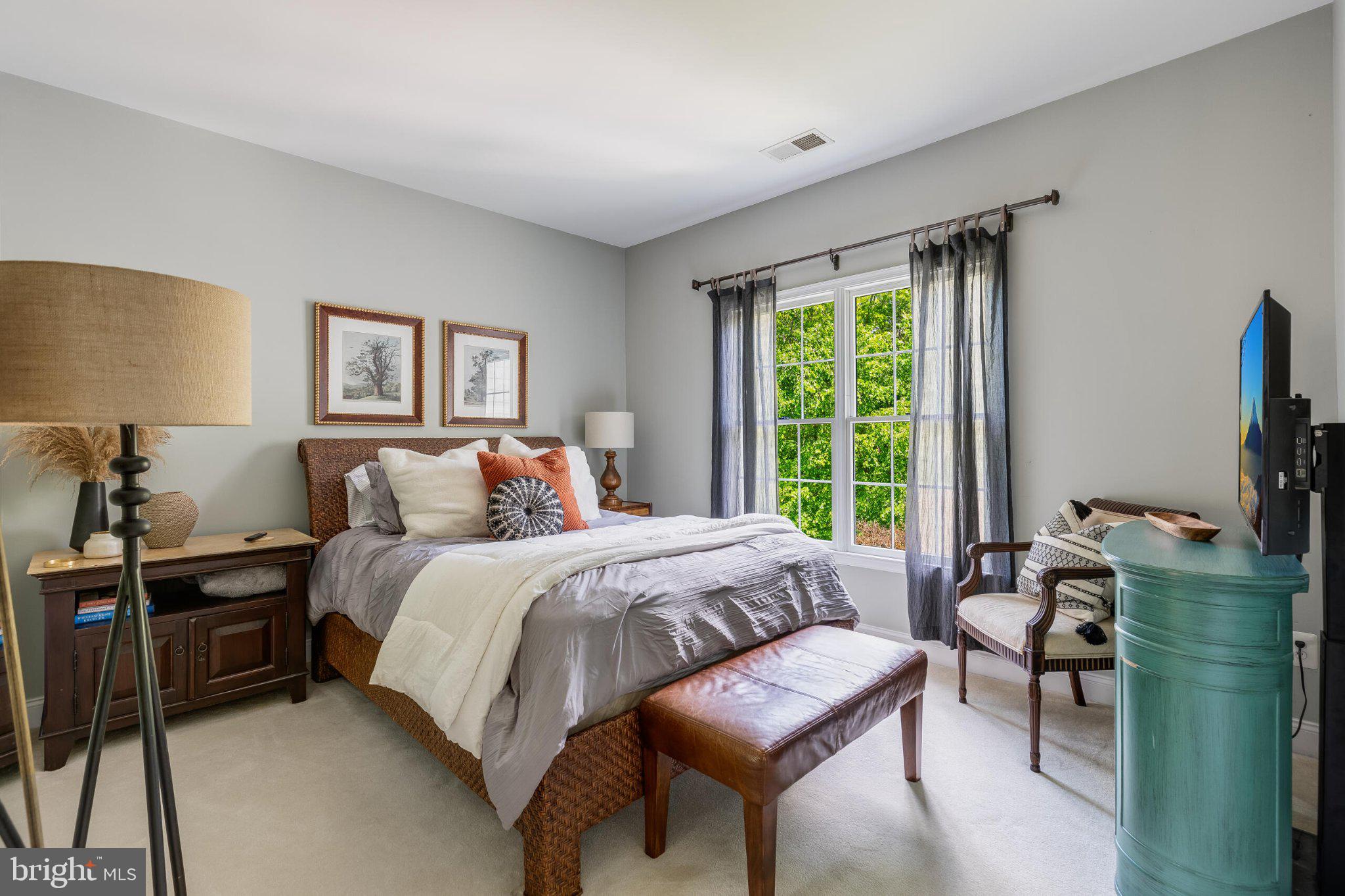 SOUTH RIDING - Residential
