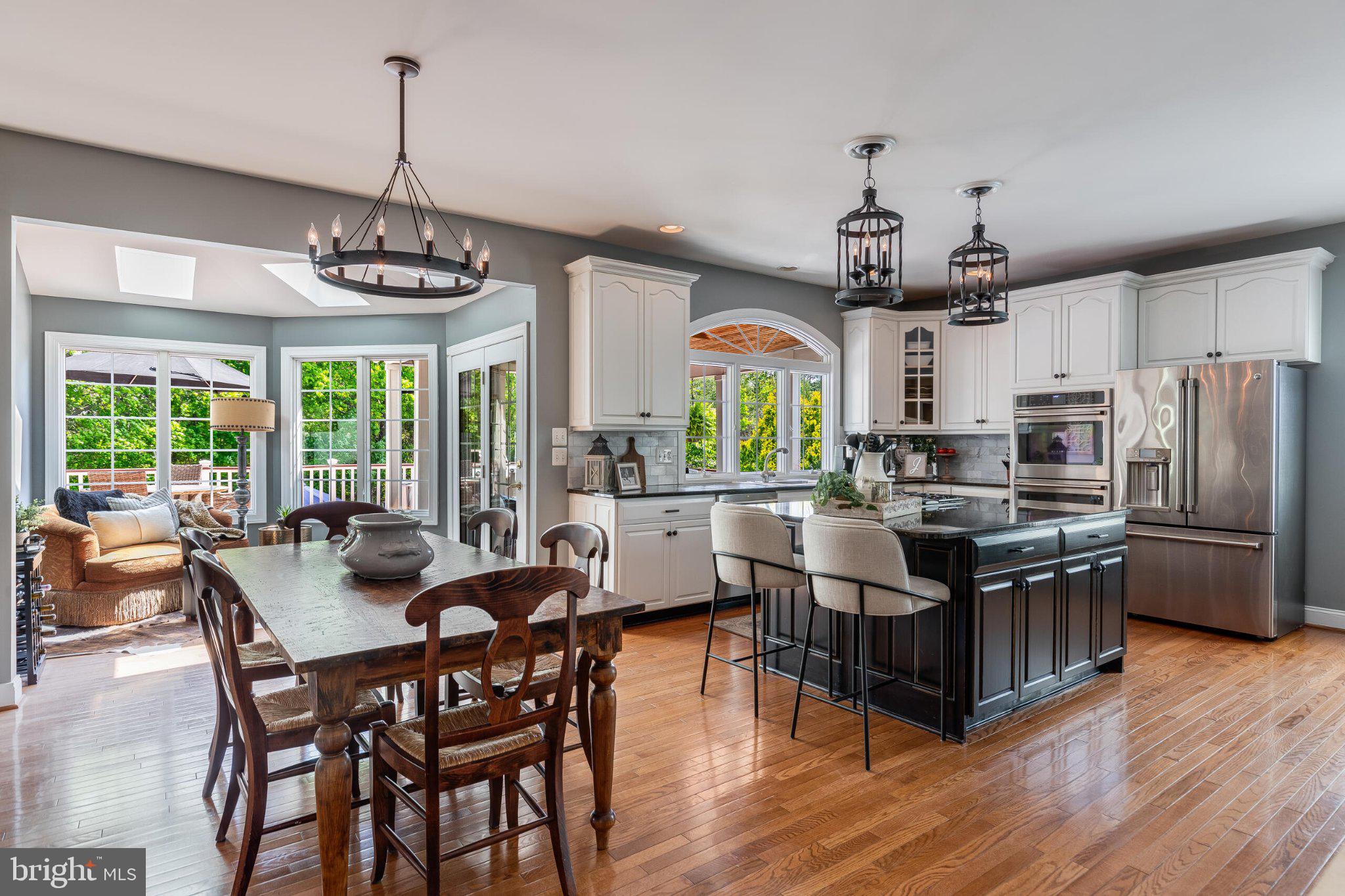 SOUTH RIDING - Residential