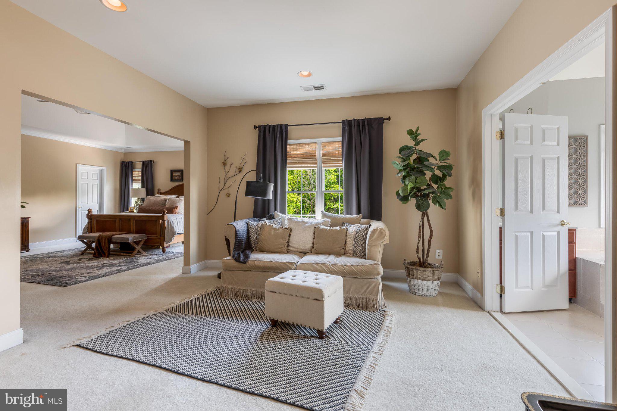 SOUTH RIDING - Residential