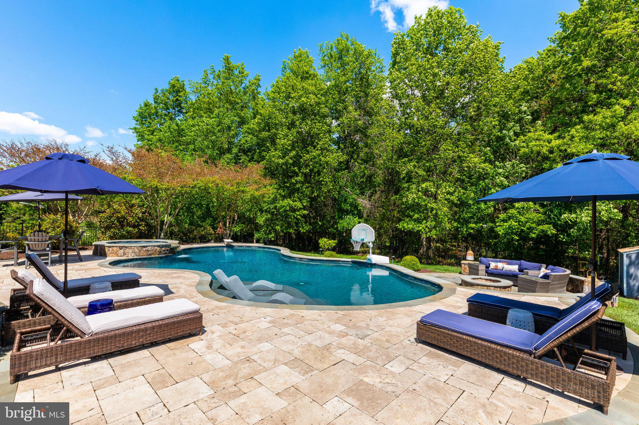 SOUTH RIDING - Residential