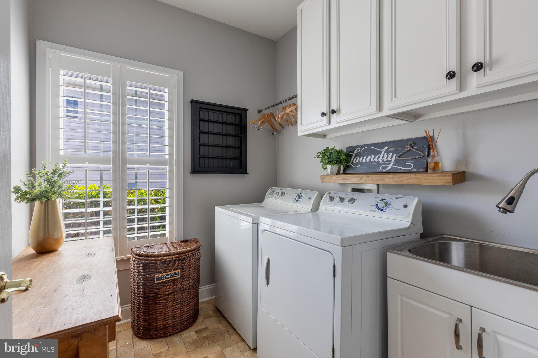 SOUTH RIDING - Residential