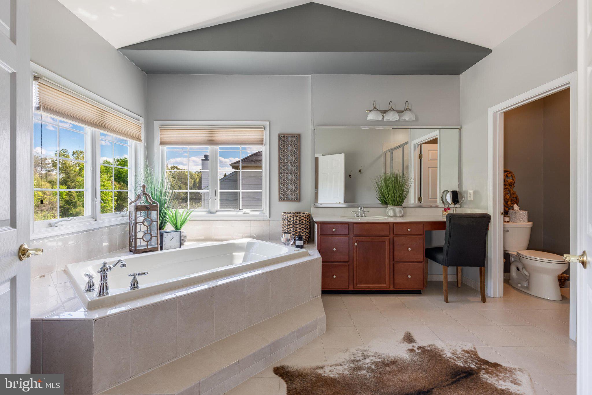 SOUTH RIDING - Residential