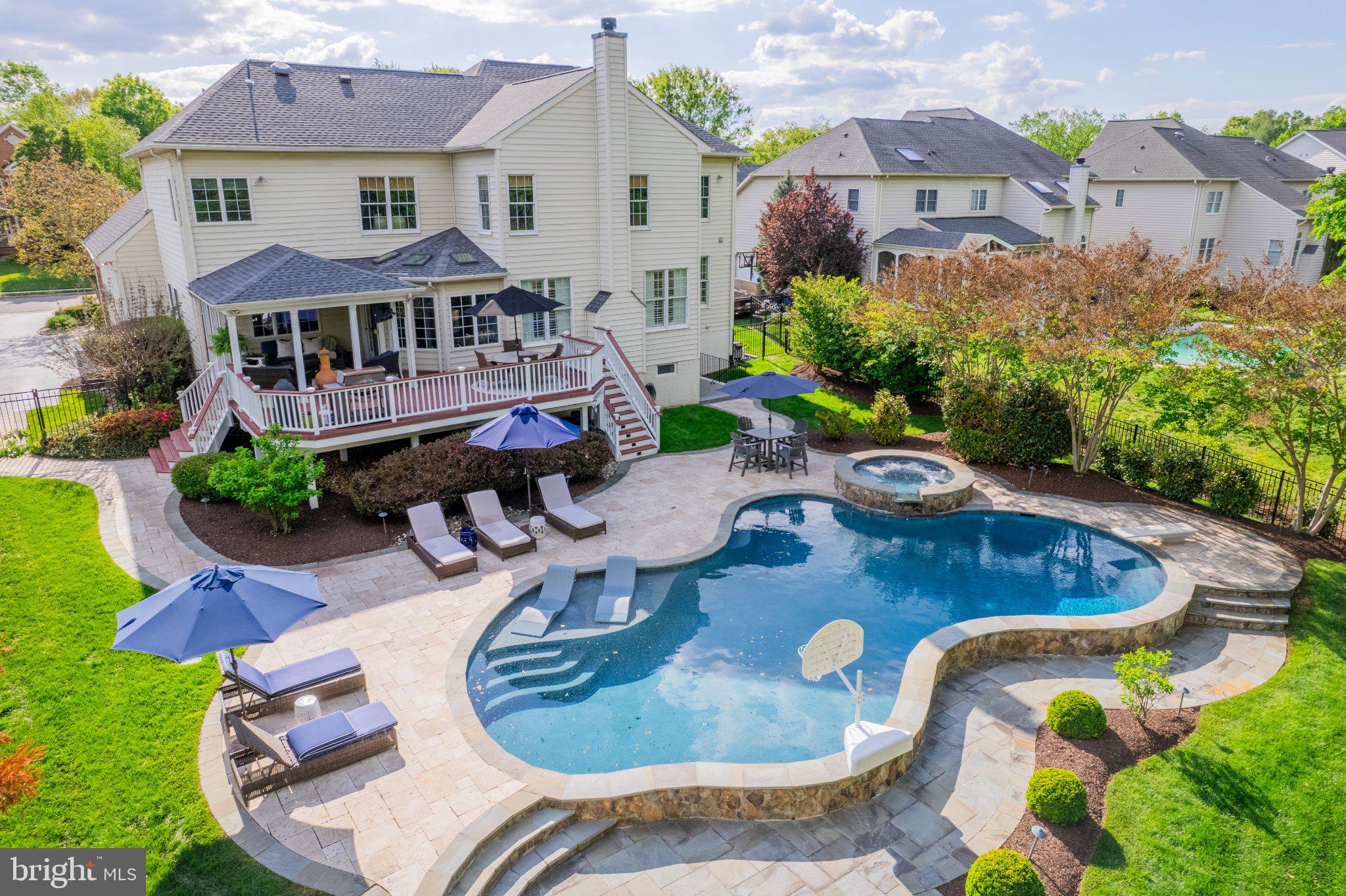 SOUTH RIDING - Residential