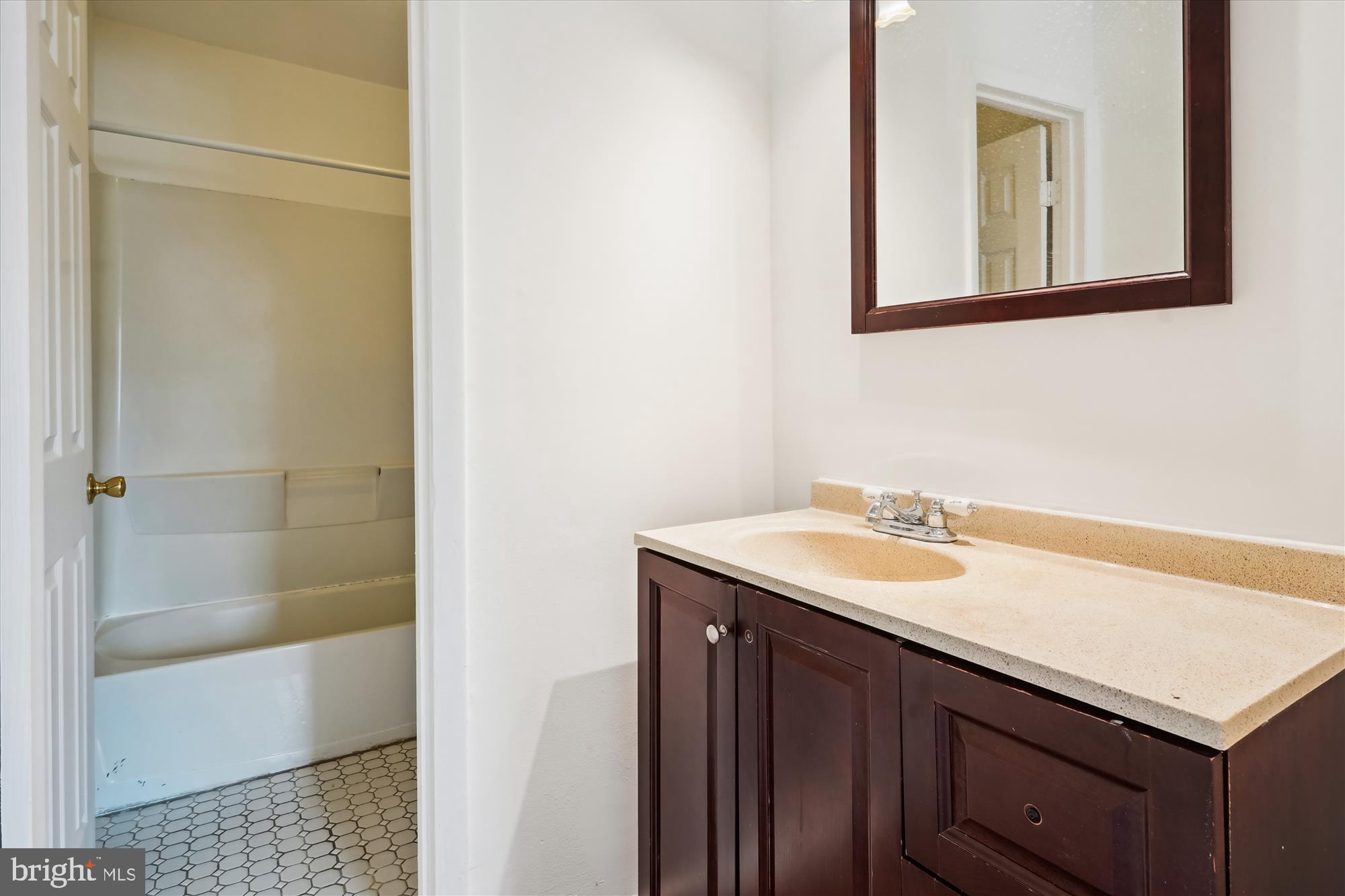 WILLIAMSTOWN - Residential