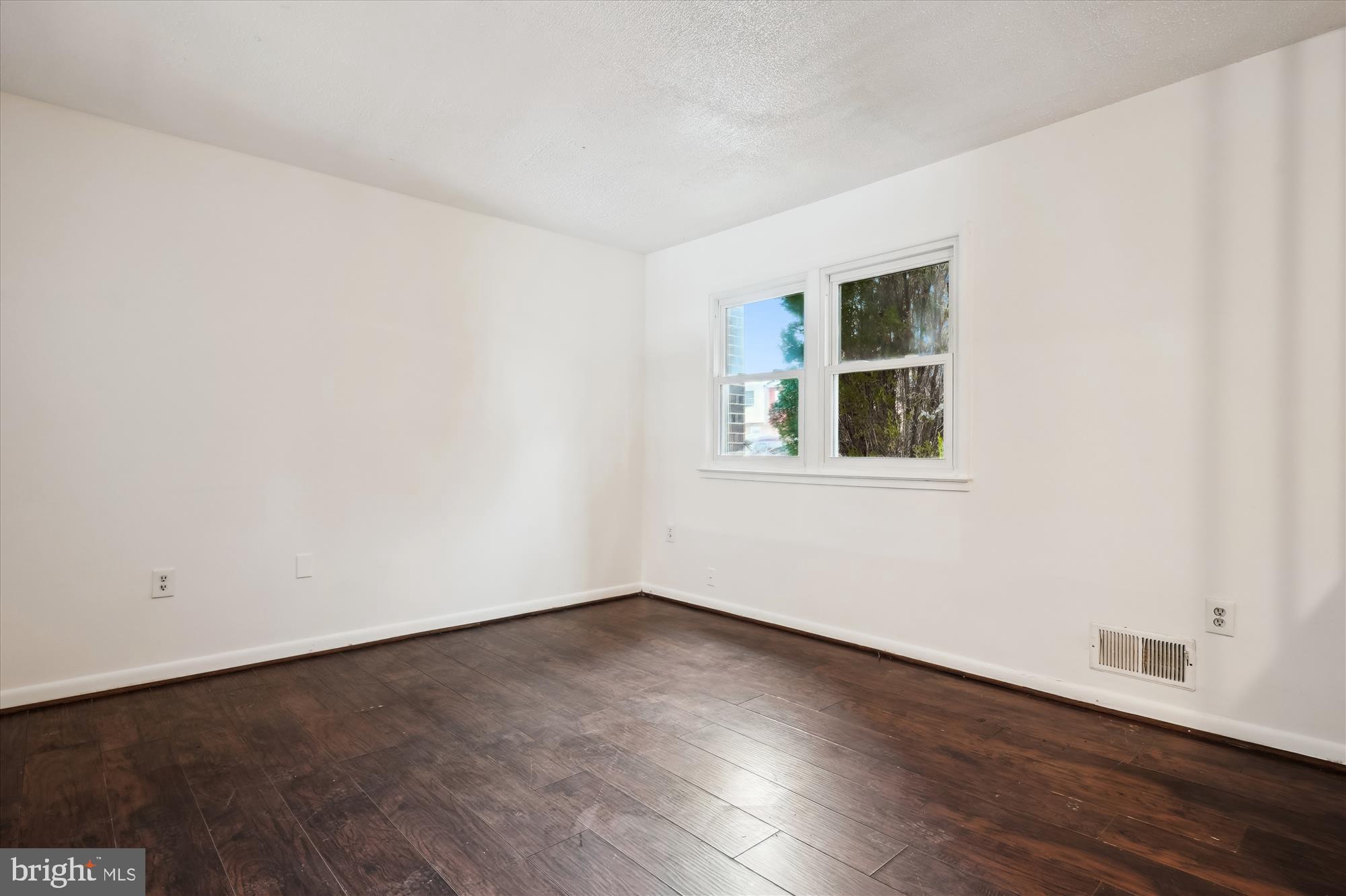 WILLIAMSTOWN - Residential