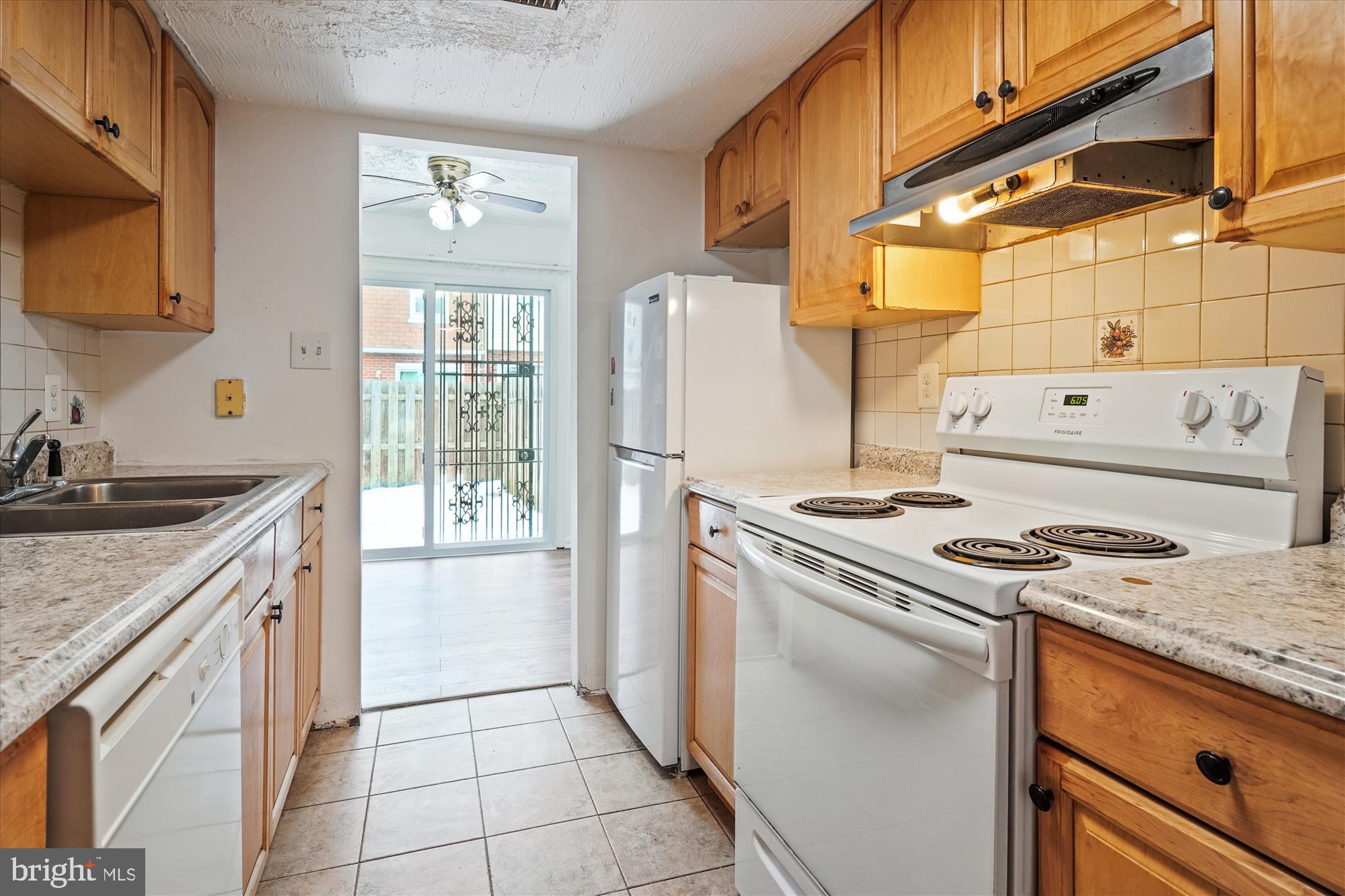 WILLIAMSTOWN - Residential