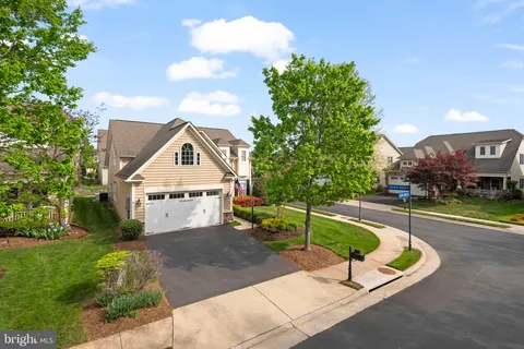 44390 Cedar Heights Drive, Ashburn, VA MLS: VALO2090746