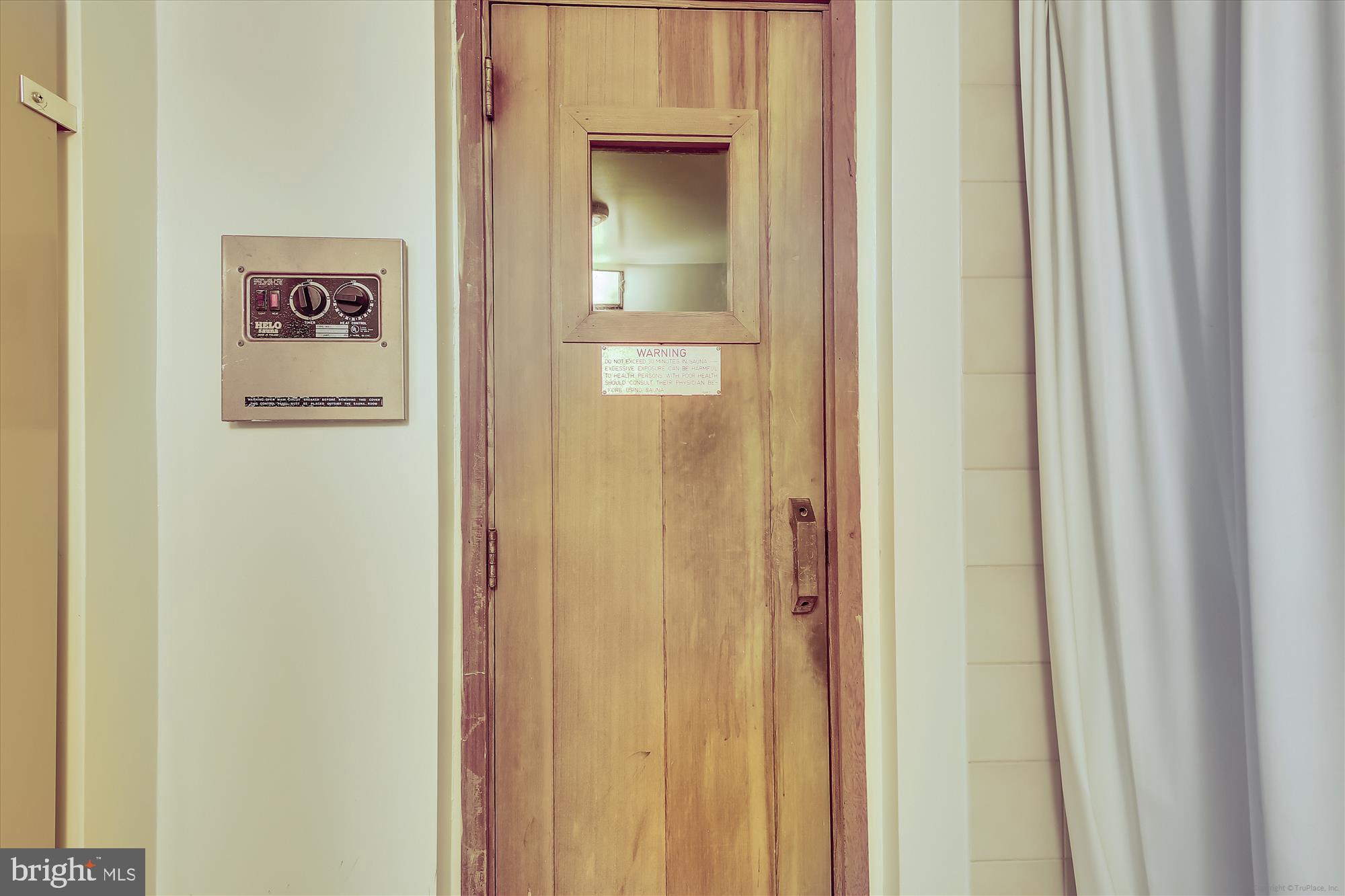 ENCORE OF MCLEAN - Residential