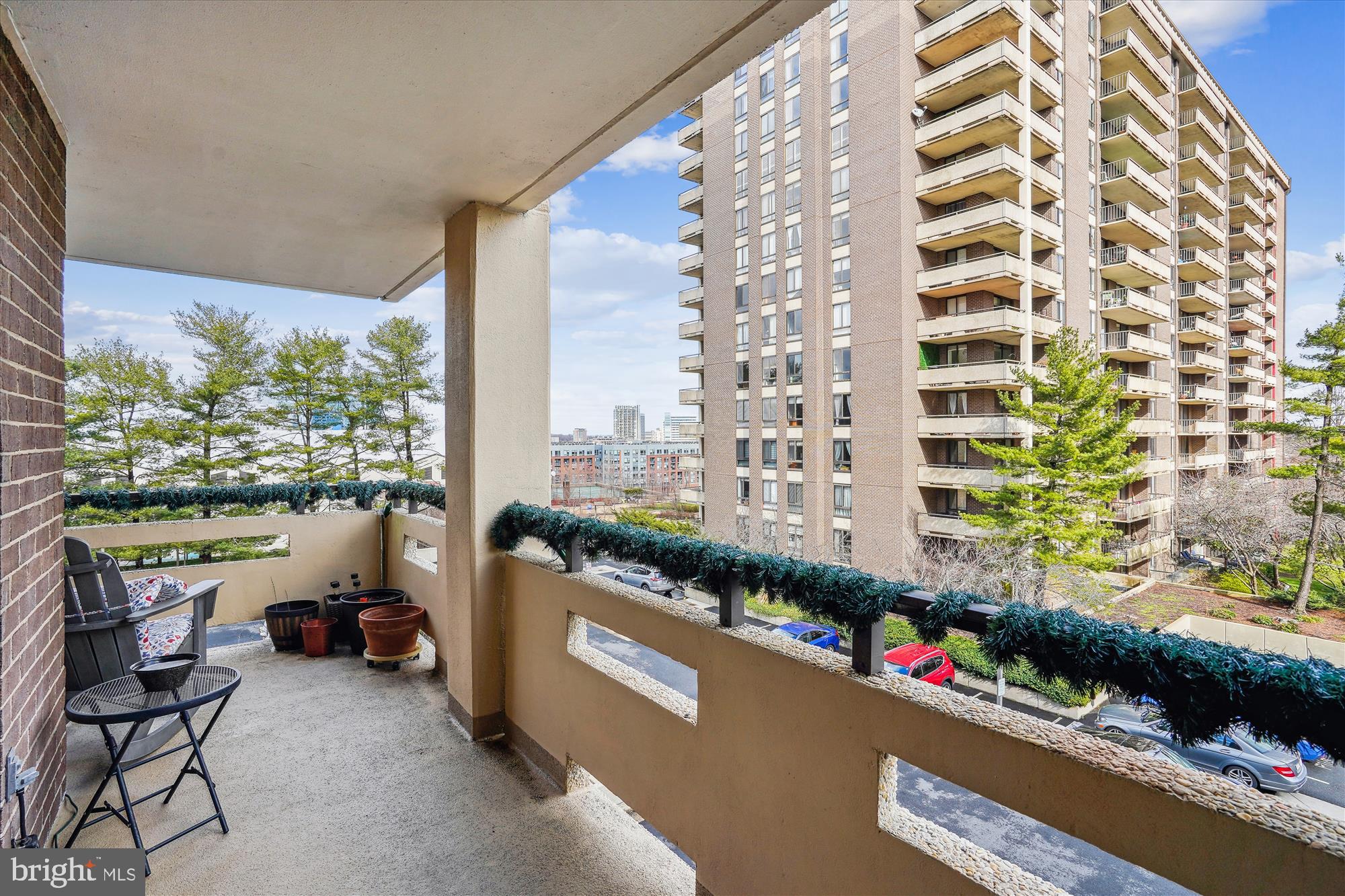 ENCORE OF MCLEAN - Residential