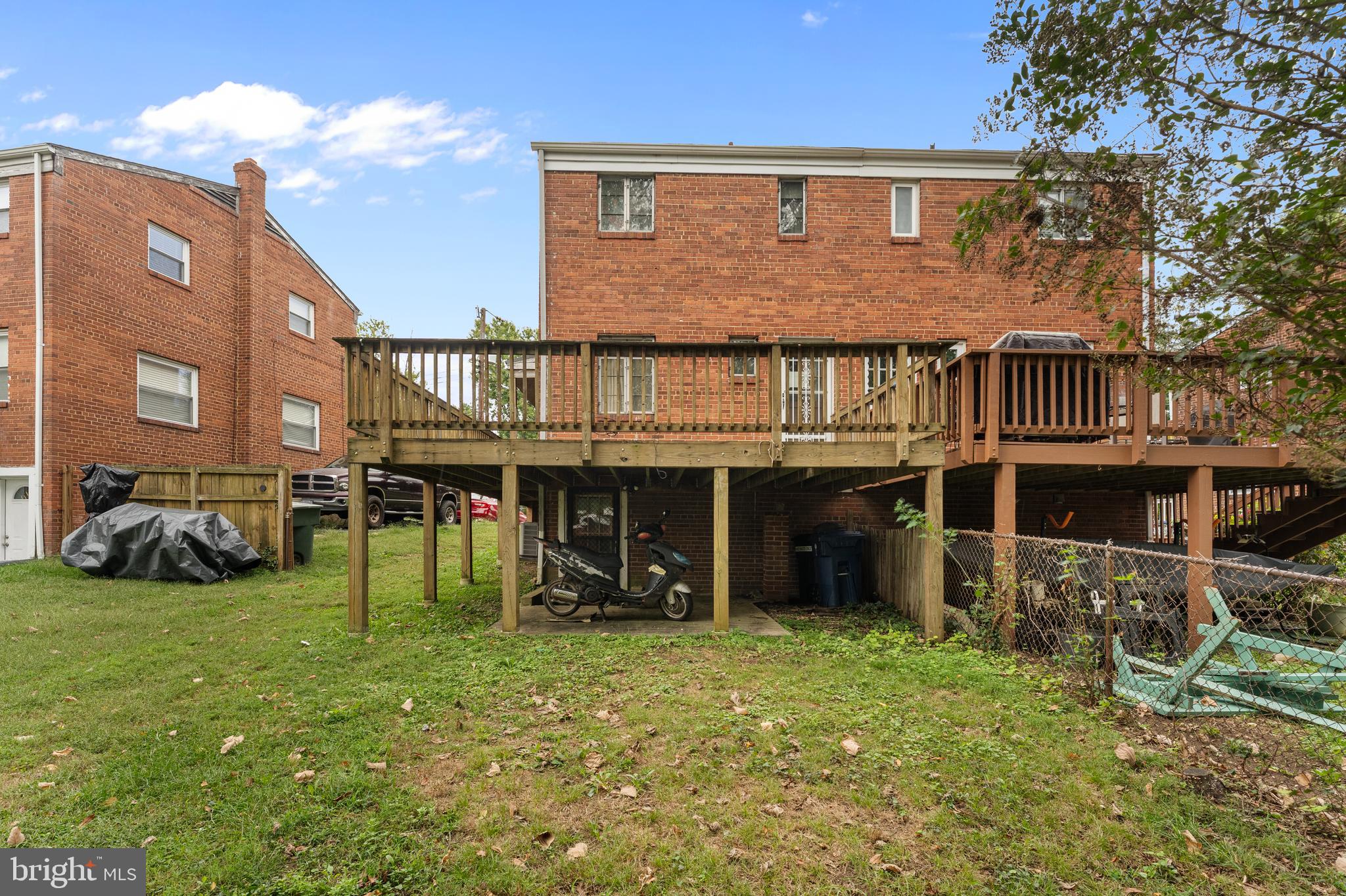 33 UNDERWOOD PLACE